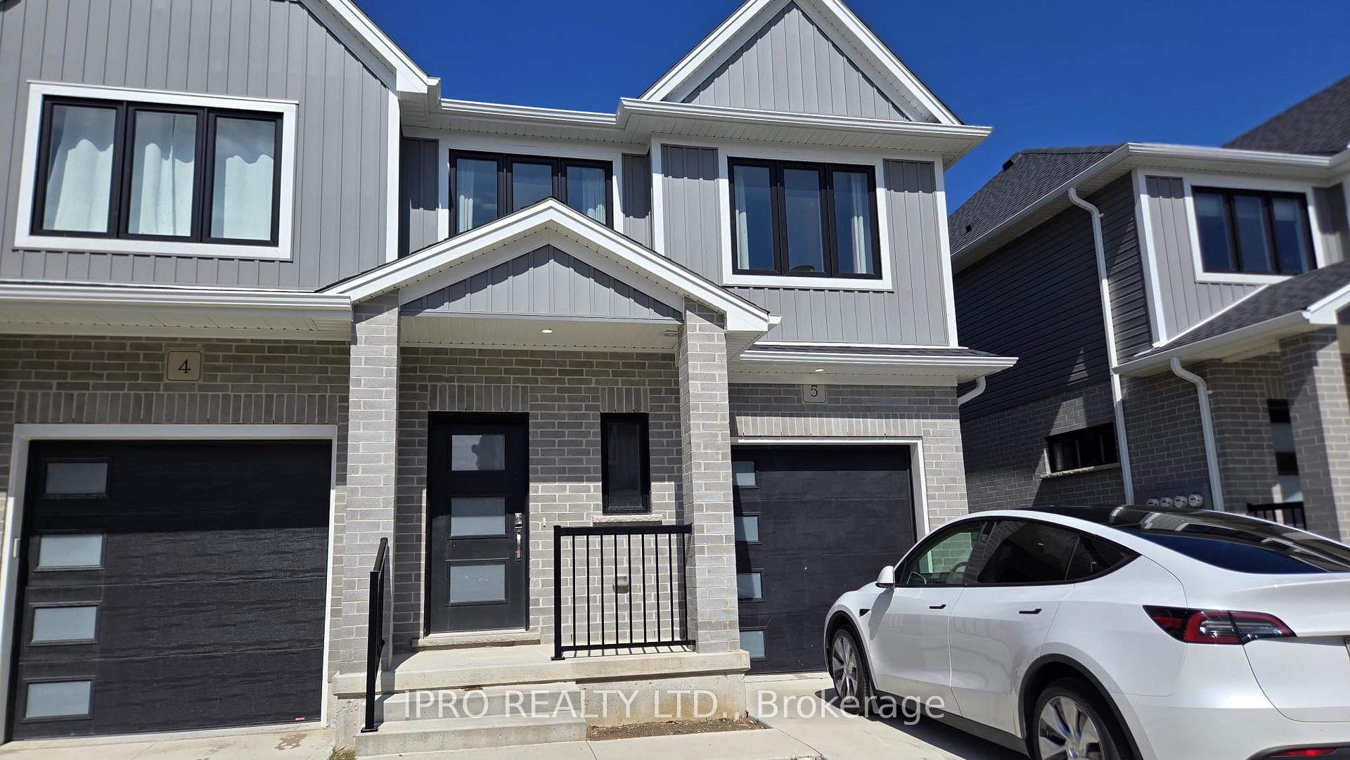 Photo 1 of Unit 5, 1 Miller Drive, Lucan Biddulph, Lucan — HOMEH
