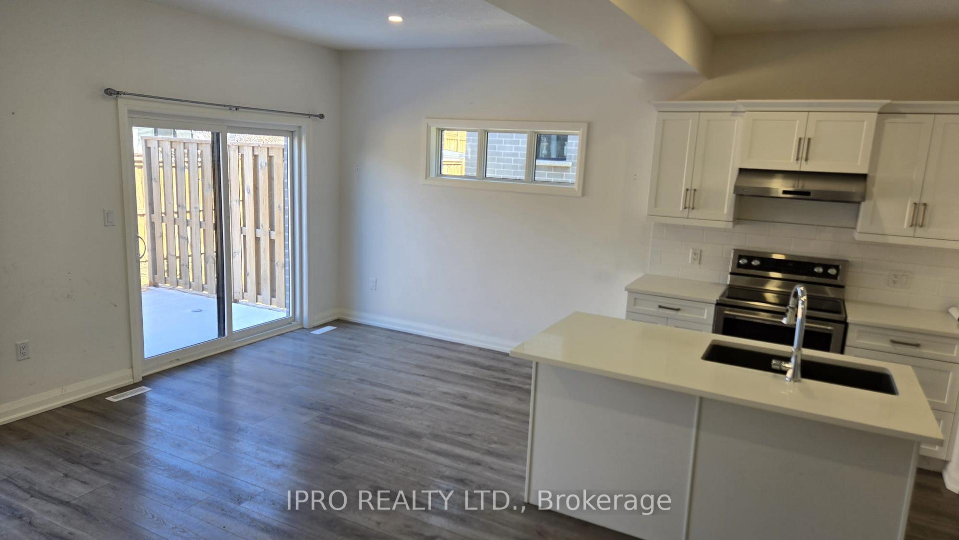 Photo 4 of Unit 5, 1 Miller Drive, Lucan Biddulph, Lucan — HOMEH