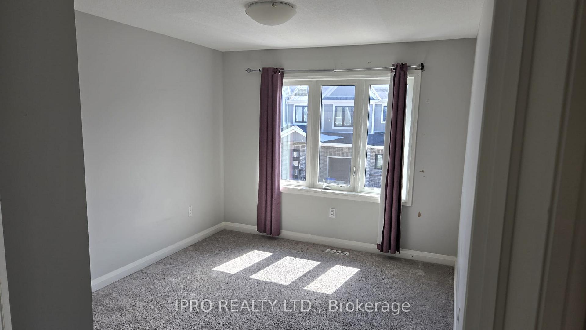 Photo 10 of Unit 5, 1 Miller Drive, Lucan Biddulph, Lucan — HOMEH