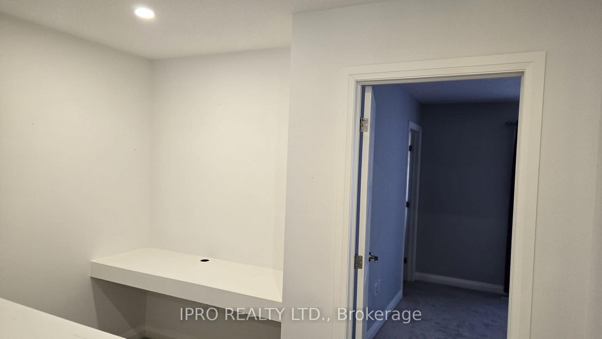 Photo 14 of Unit 5, 1 Miller Drive, Lucan Biddulph, Lucan — HOMEH