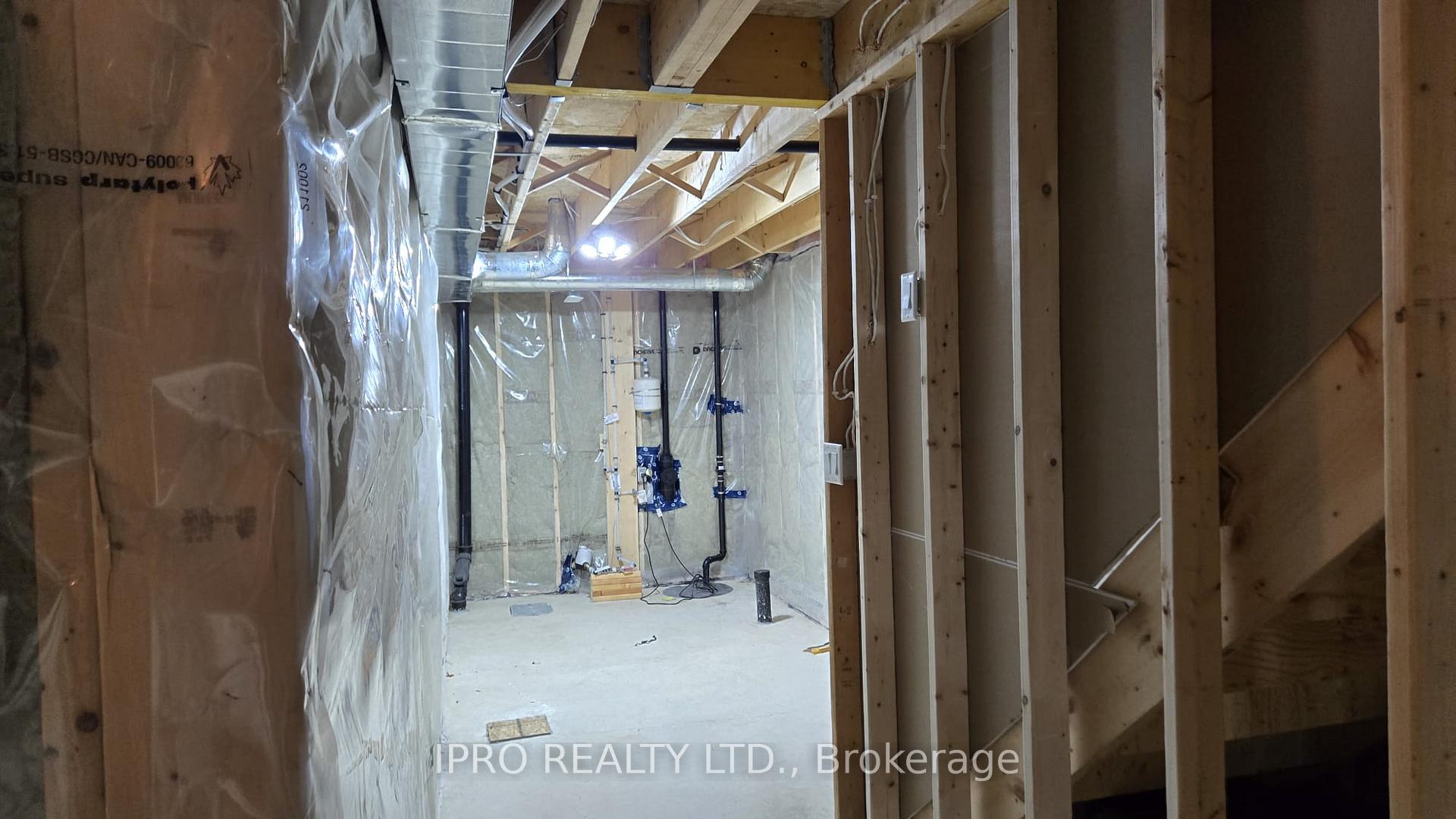 Photo 16 of Unit 5, 1 Miller Drive, Lucan Biddulph, Lucan — HOMEH