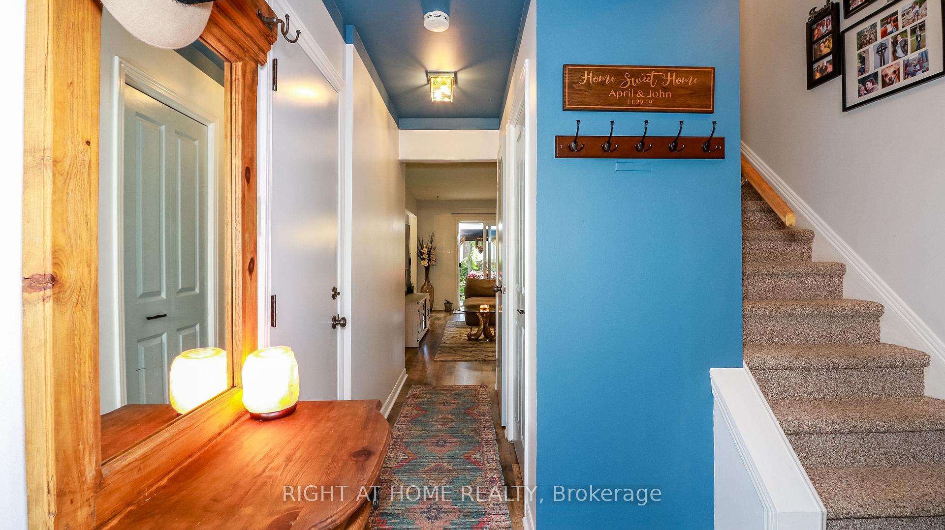 Photo 6 of 96 Chaucer Crescent, Barrie, Letitia Heights — HOMEH