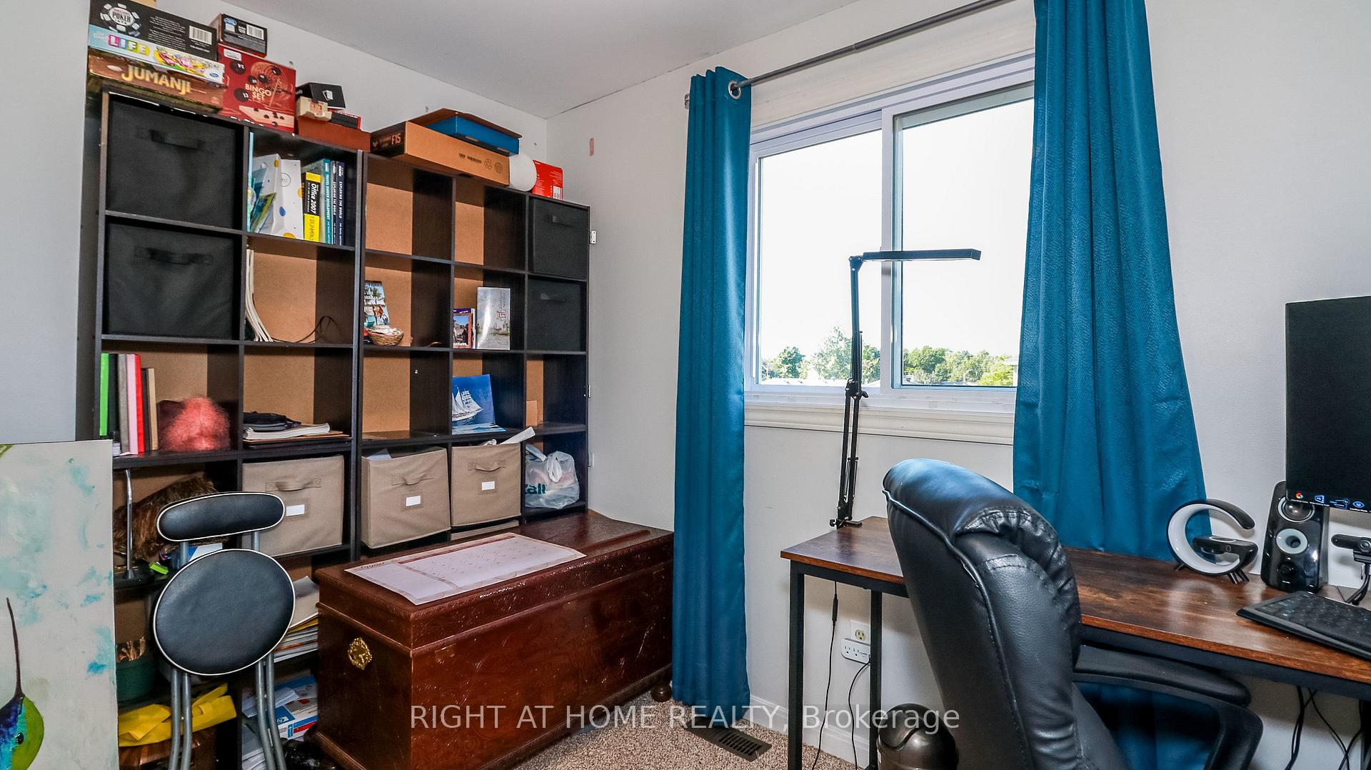 Photo 24 of 96 Chaucer Crescent, Barrie, Letitia Heights — HOMEH