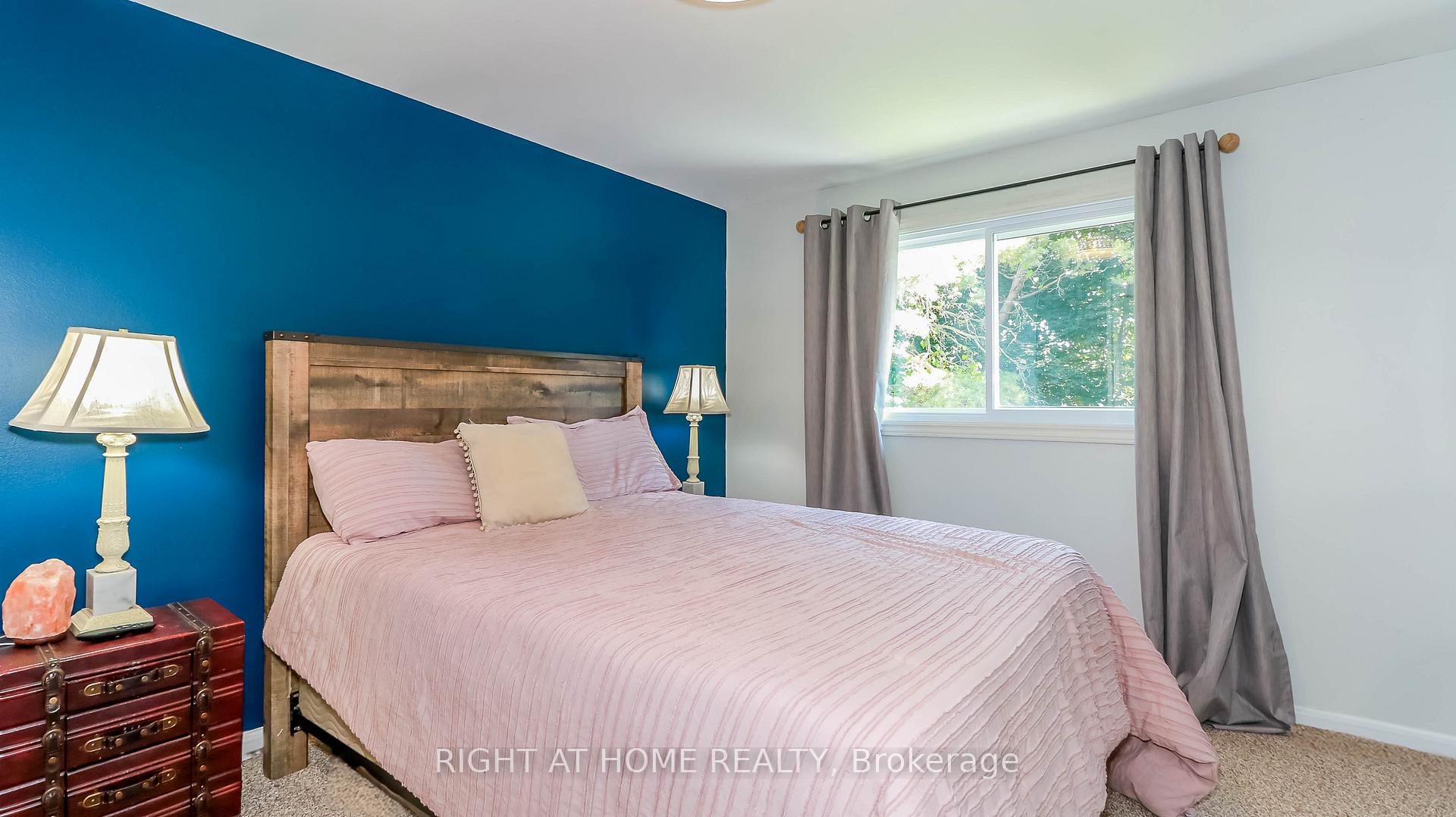 Photo 28 of 96 Chaucer Crescent, Barrie, Letitia Heights — HOMEH