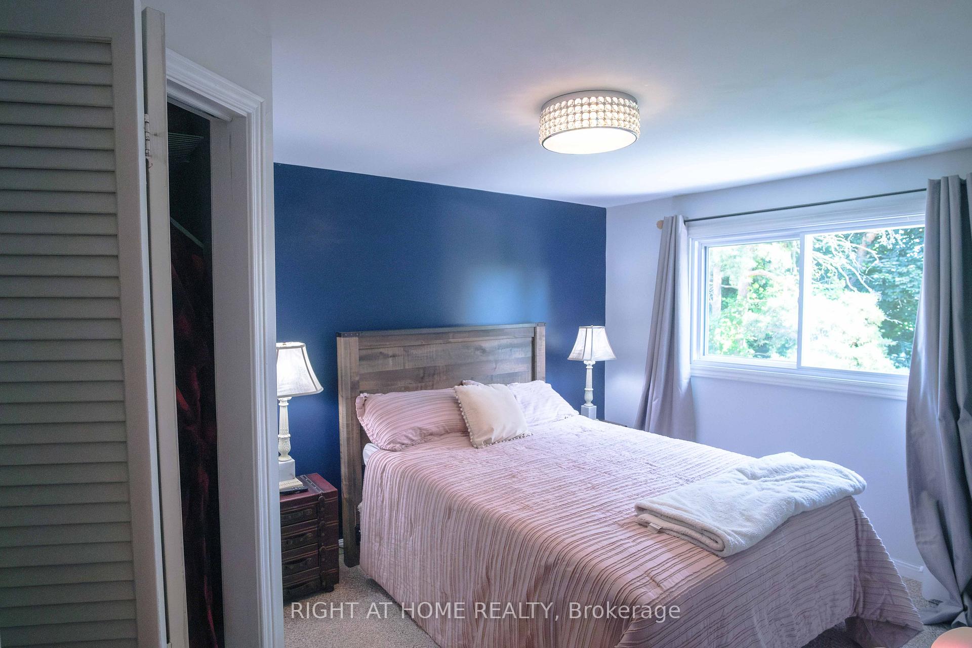 Photo 30 of 96 Chaucer Crescent, Barrie, Letitia Heights — HOMEH