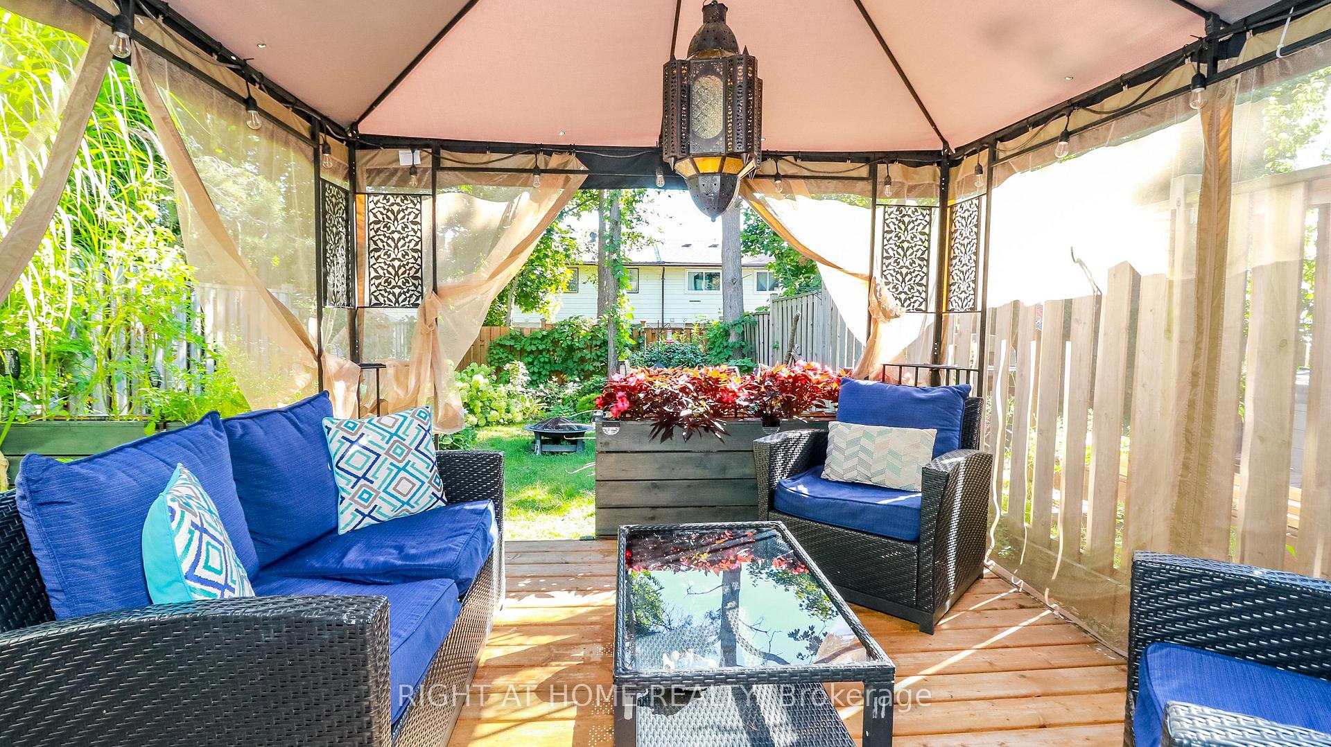 Photo 35 of 96 Chaucer Crescent, Barrie, Letitia Heights — HOMEH