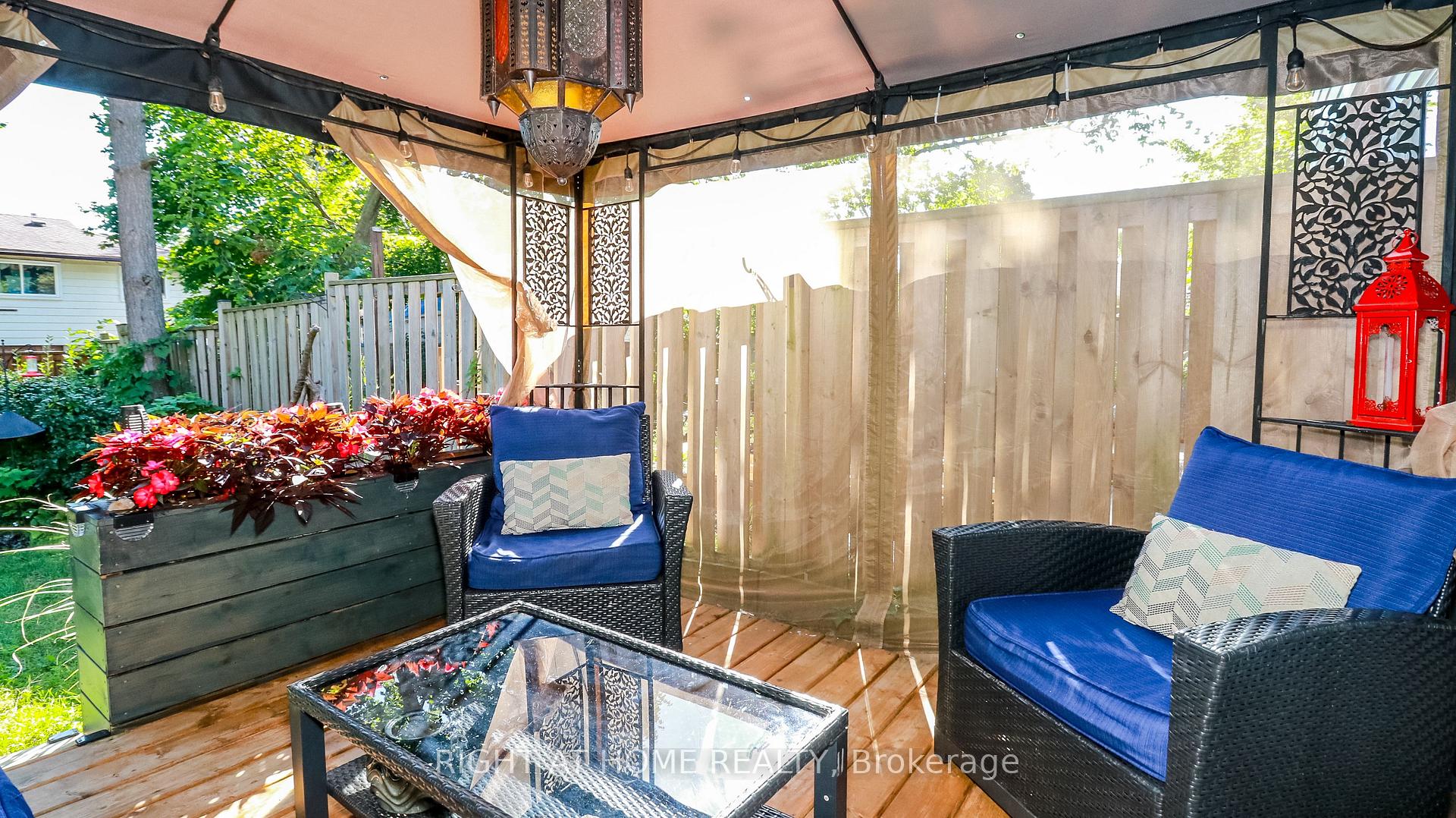 Photo 37 of 96 Chaucer Crescent, Barrie, Letitia Heights — HOMEH