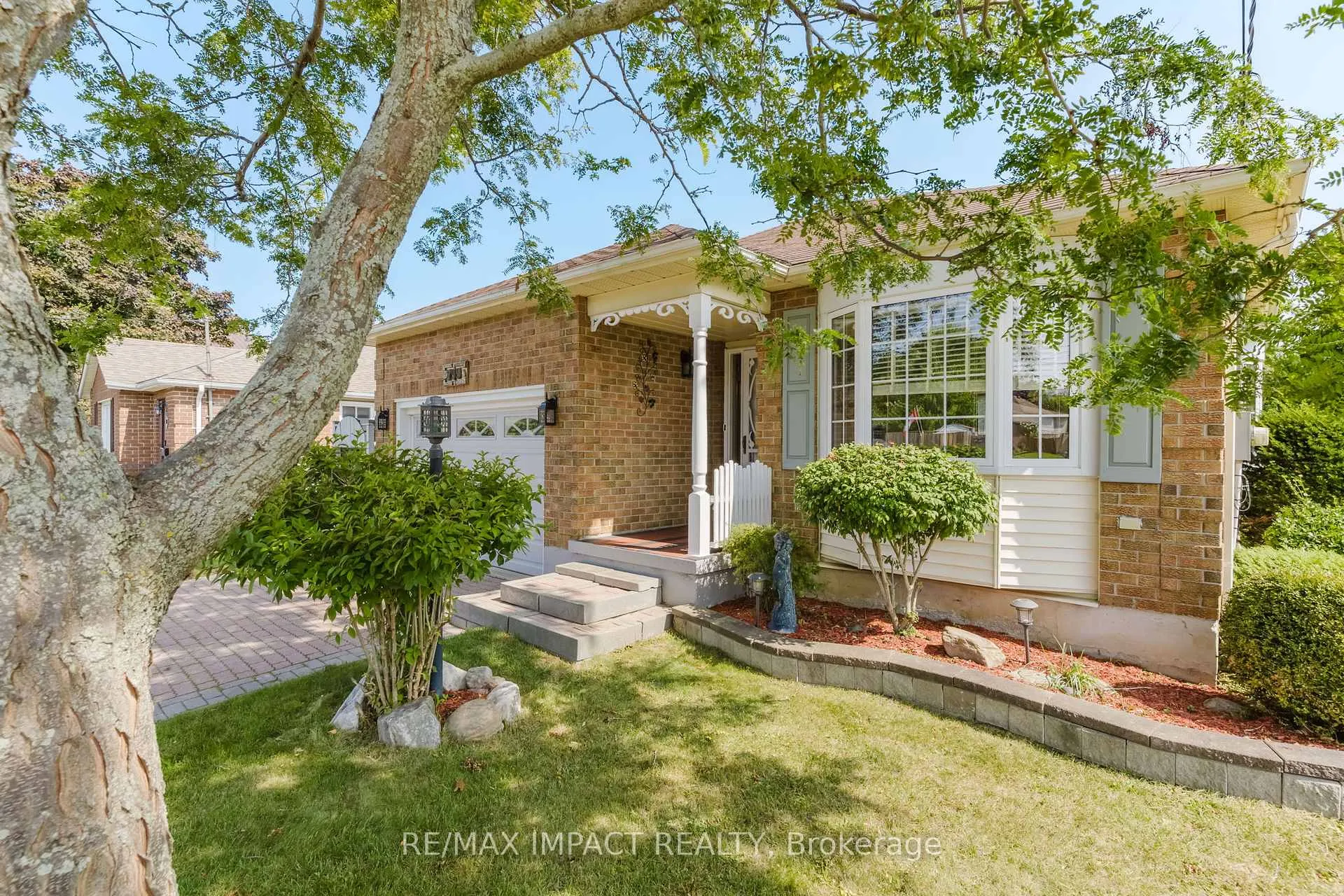 Photo 2 of 799 Daintry Crescent, Cobourg — HOMEH