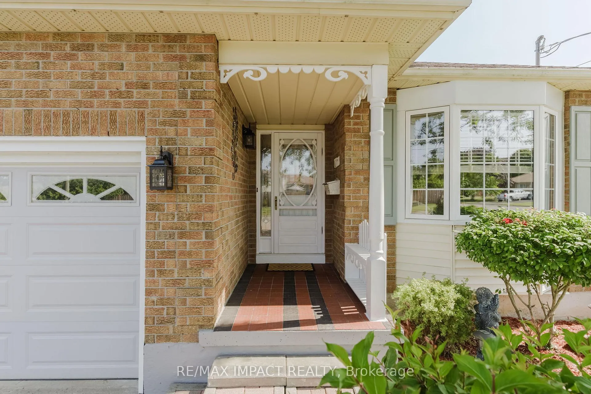 Photo 3 of 799 Daintry Crescent, Cobourg — HOMEH