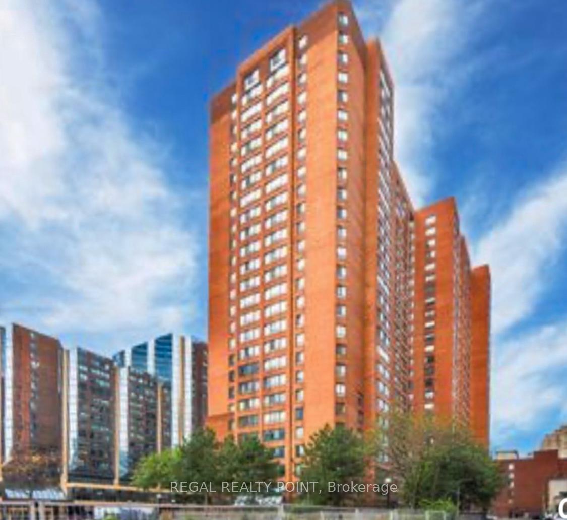 Front of Unit 1202, 633 Bay Street