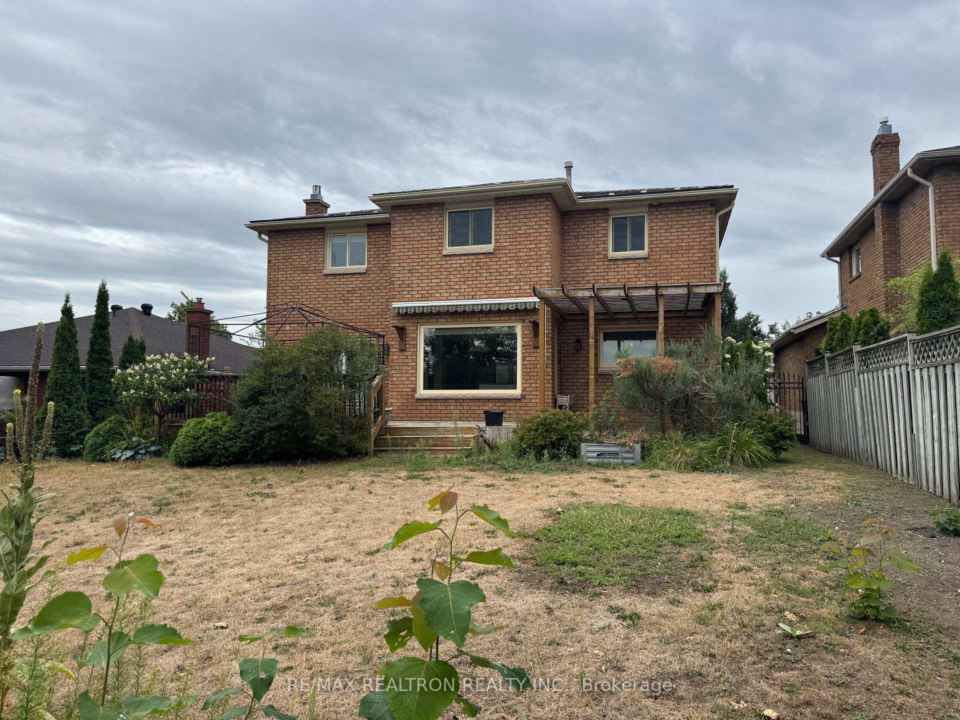Photo 34 of 21 Kenny Crescent, Barrie, Letitia Heights — HOMEH