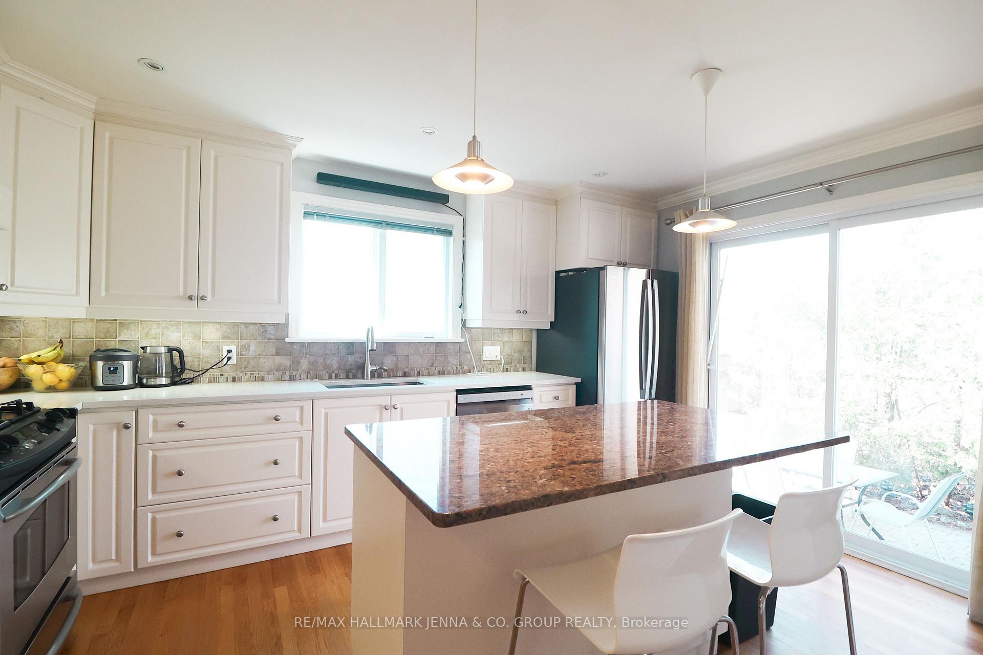 Photo 11 of Unit 3, 149 First Avenue, Ottawa, Glebe — HOMEH