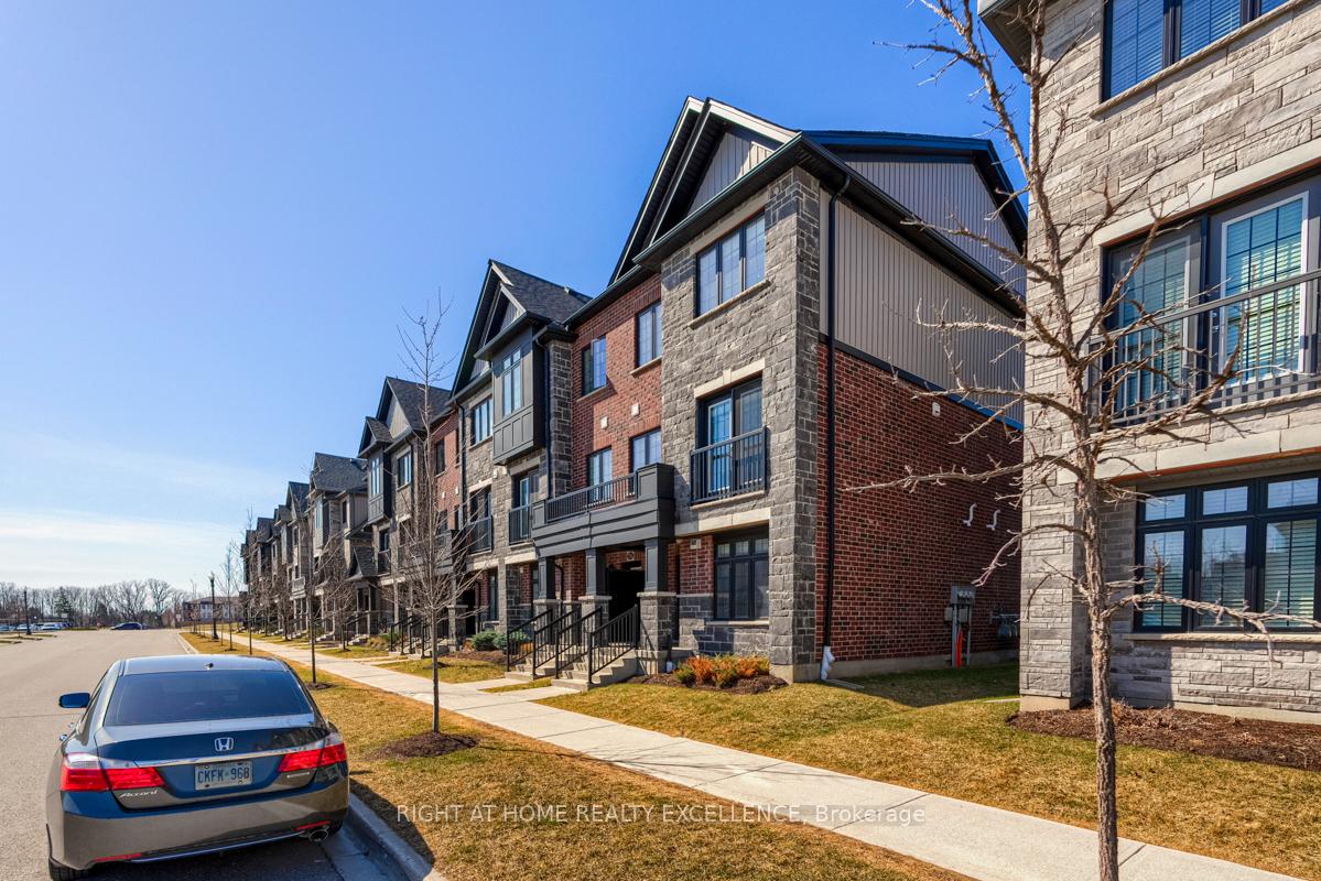 Photo 4 of 154 South Creek Drive, Kitchener, Doon South — HOMEH
