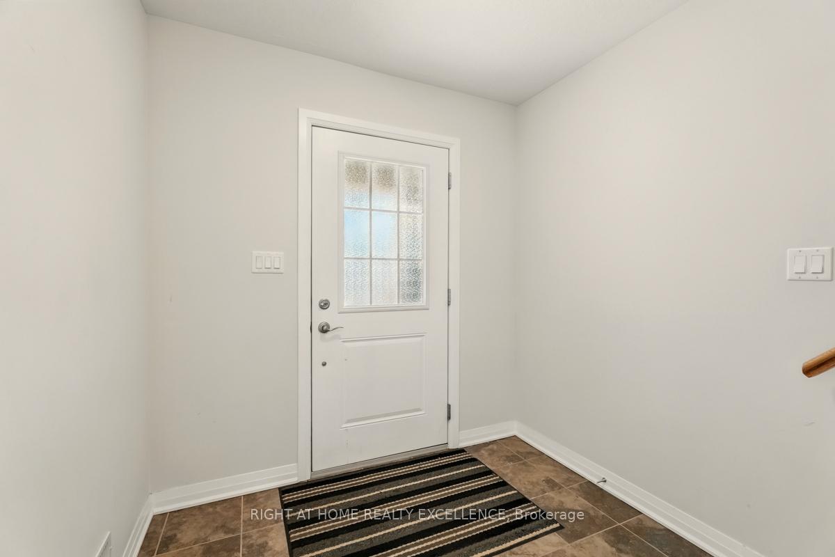 Photo 9 of 154 South Creek Drive, Kitchener, Doon South — HOMEH