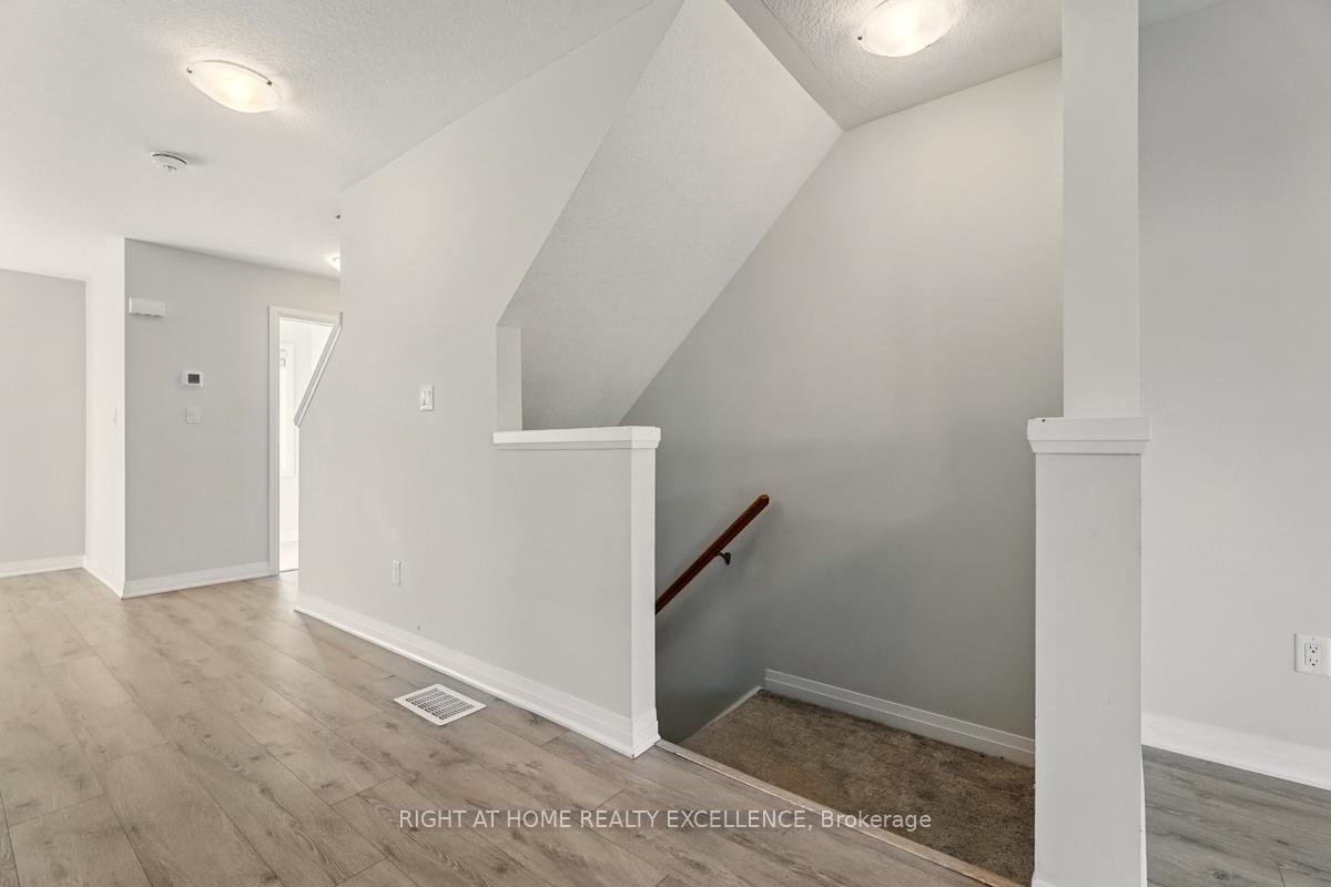Photo 13 of 154 South Creek Drive, Kitchener, Doon South — HOMEH