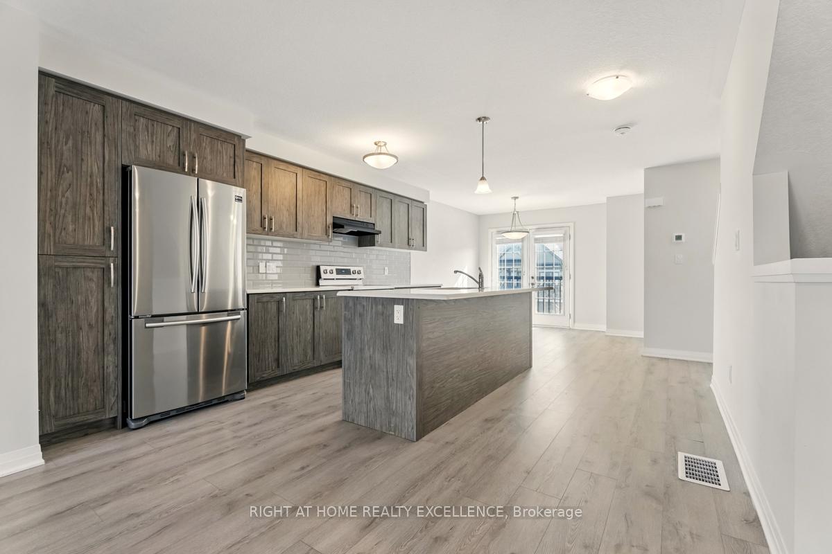 Photo 14 of 154 South Creek Drive, Kitchener, Doon South — HOMEH