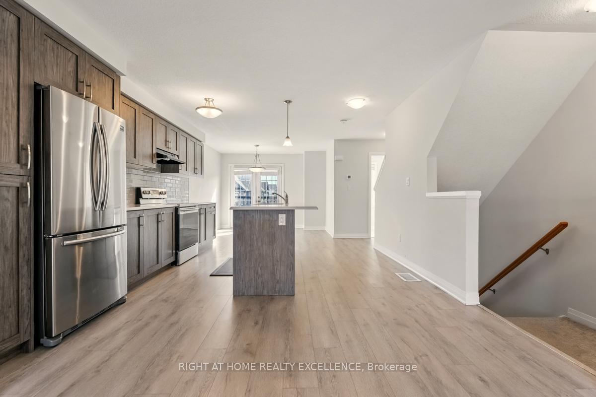 Photo 15 of 154 South Creek Drive, Kitchener, Doon South — HOMEH
