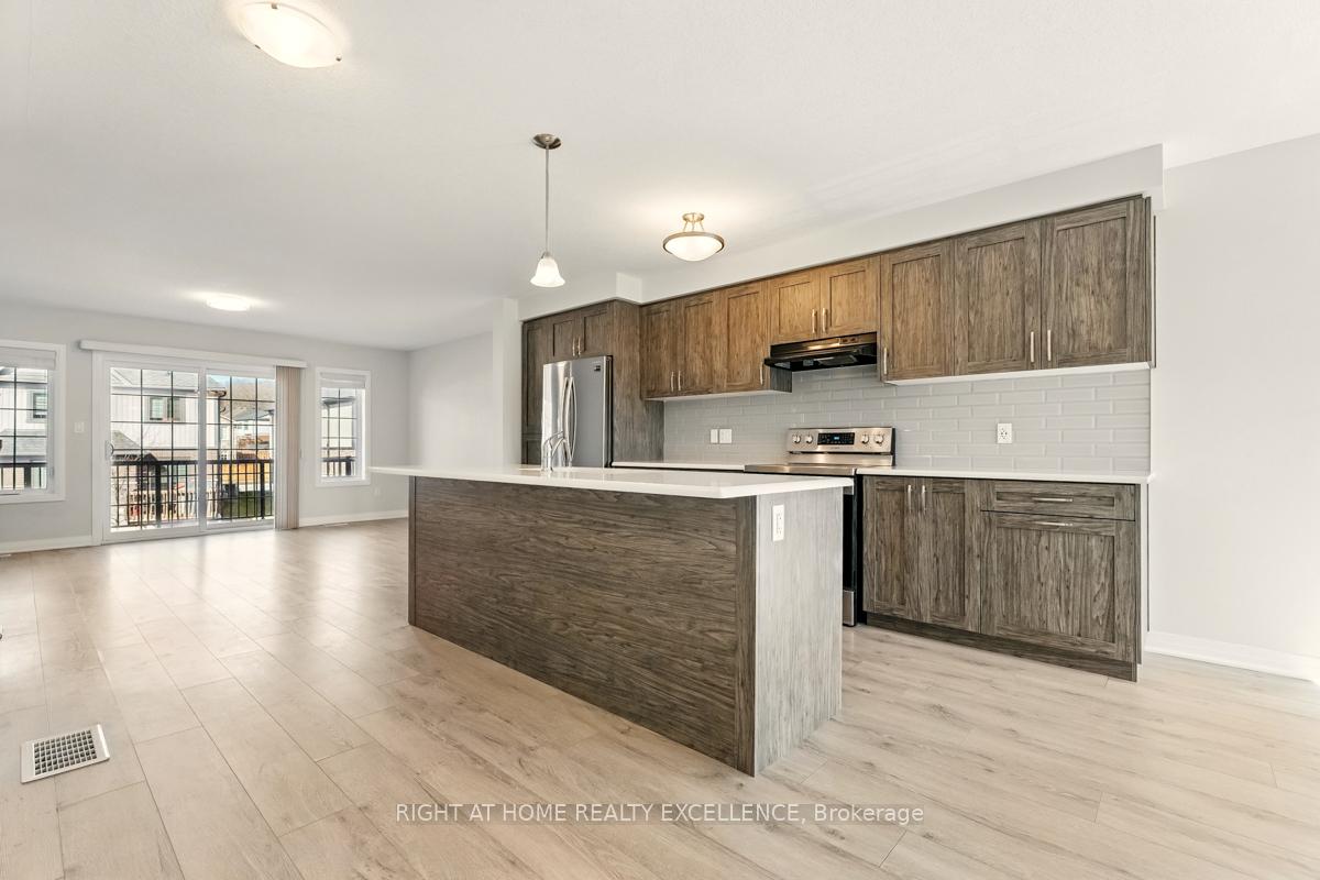 Photo 16 of 154 South Creek Drive, Kitchener, Doon South — HOMEH