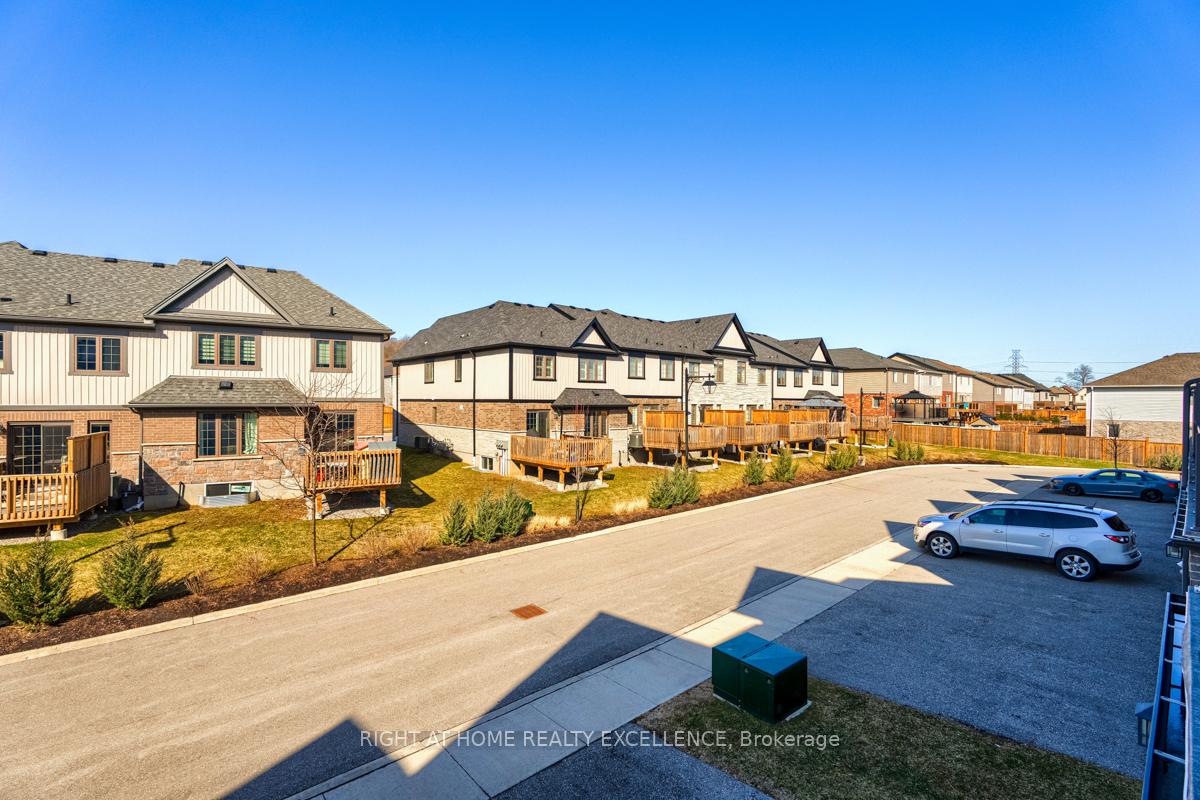 Photo 42 of 154 South Creek Drive, Kitchener, Doon South — HOMEH