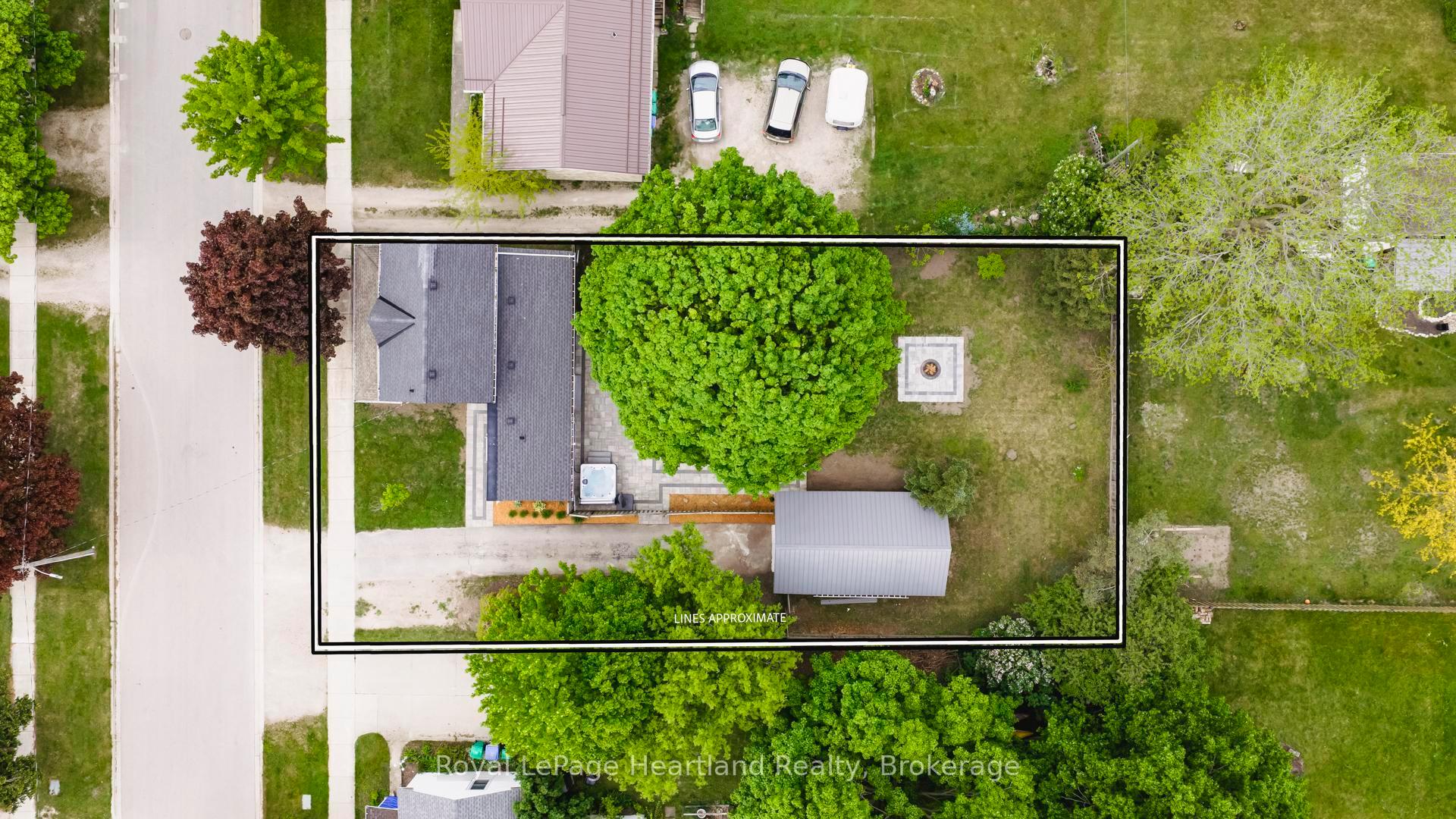 Photo 3 of 137 Palmerston Street, Goderich, Goderich (Town) — HOMEH