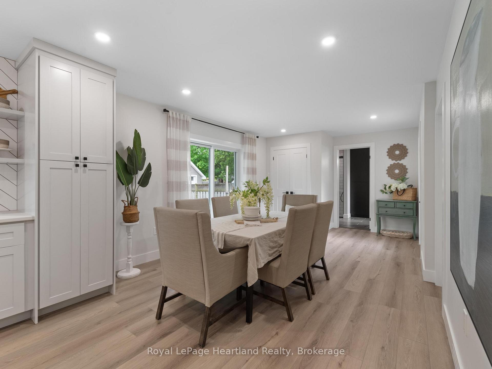 Photo 6 of 137 Palmerston Street, Goderich, Goderich (Town) — HOMEH