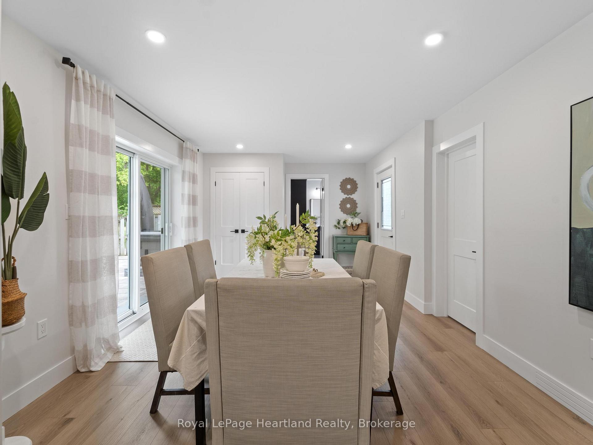 Photo 7 of 137 Palmerston Street, Goderich, Goderich (Town) — HOMEH
