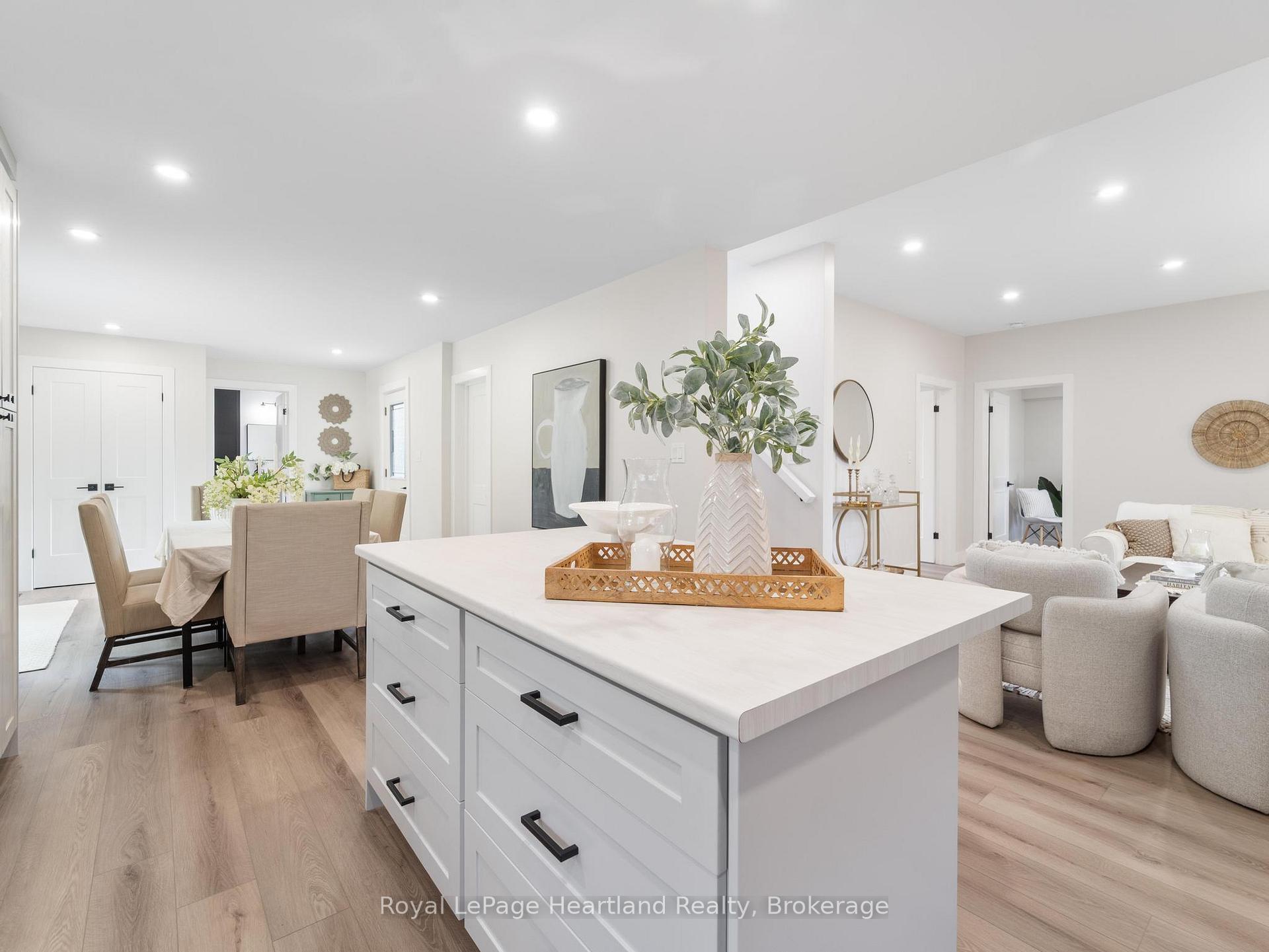 Photo 14 of 137 Palmerston Street, Goderich, Goderich (Town) — HOMEH