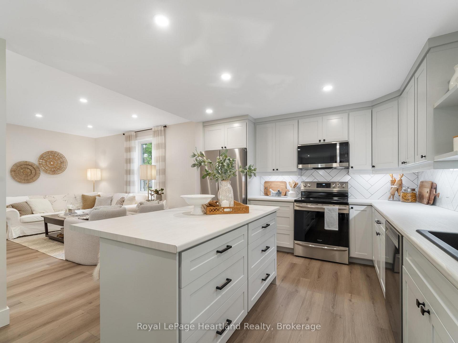 Photo 15 of 137 Palmerston Street, Goderich, Goderich (Town) — HOMEH
