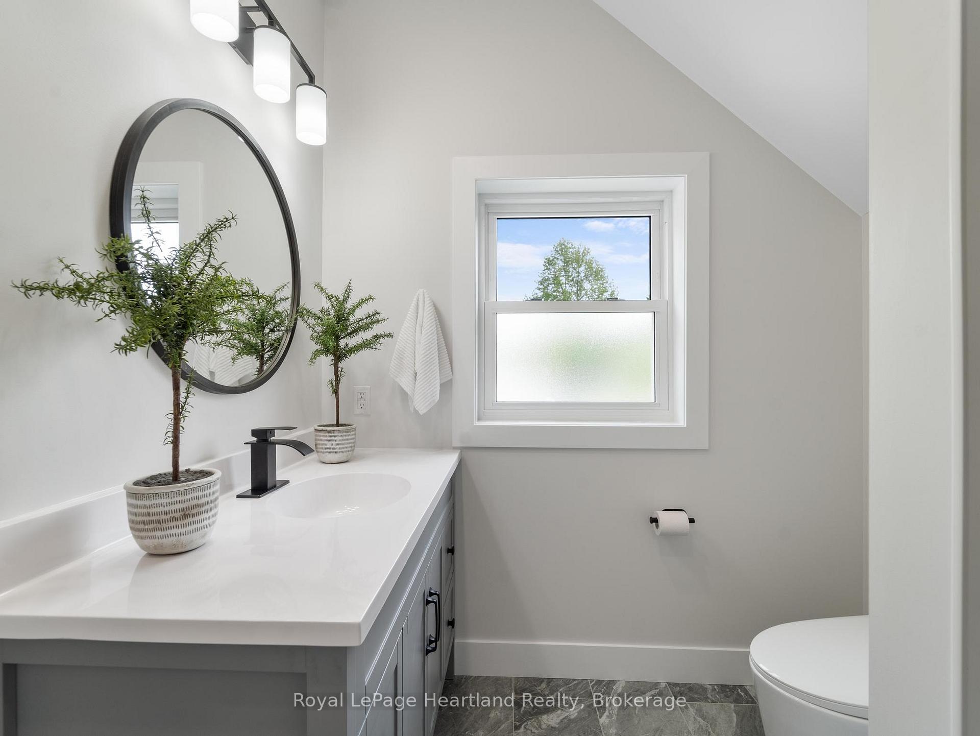 Photo 32 of 137 Palmerston Street, Goderich, Goderich (Town) — HOMEH