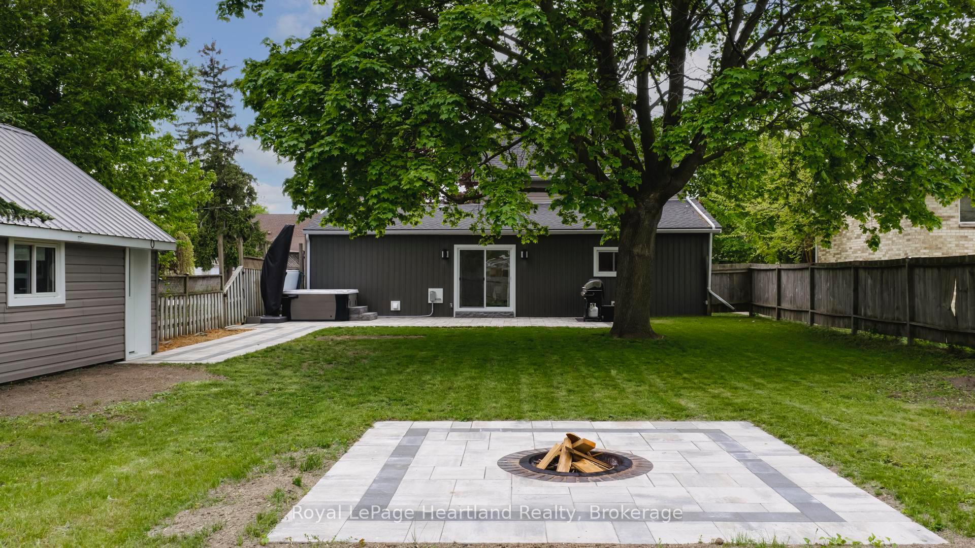 Photo 37 of 137 Palmerston Street, Goderich, Goderich (Town) — HOMEH