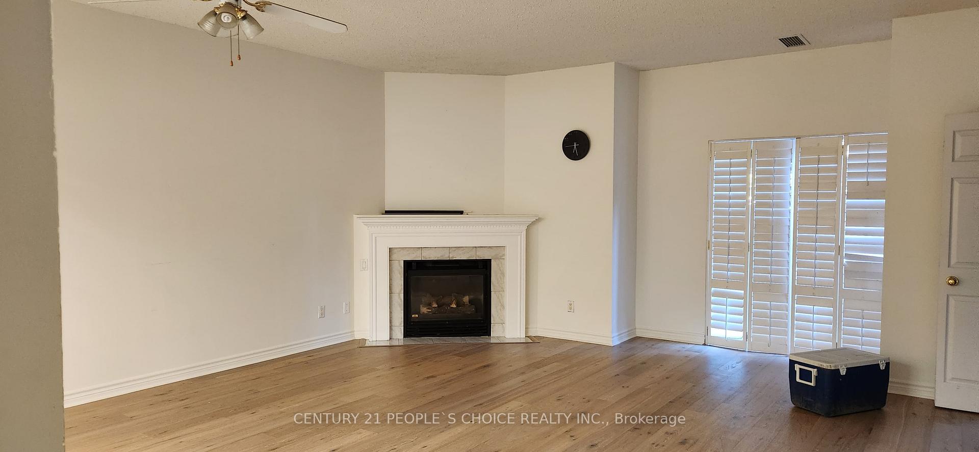Photo 4 of Unit 109, 211 Randolph Road, Toronto, Leaside — HOMEH