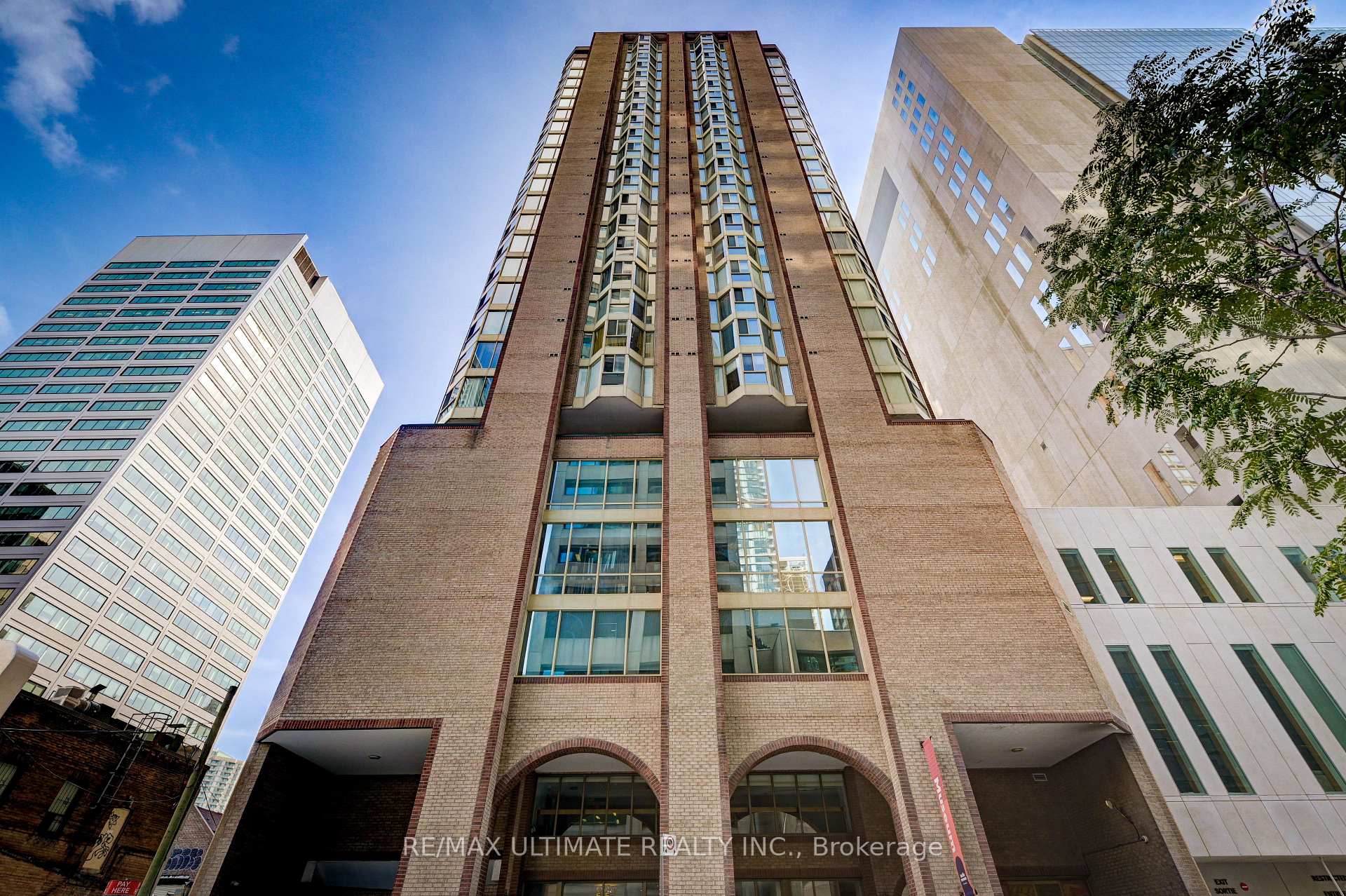 Front of Unit 2206, 55 Centre Avenue