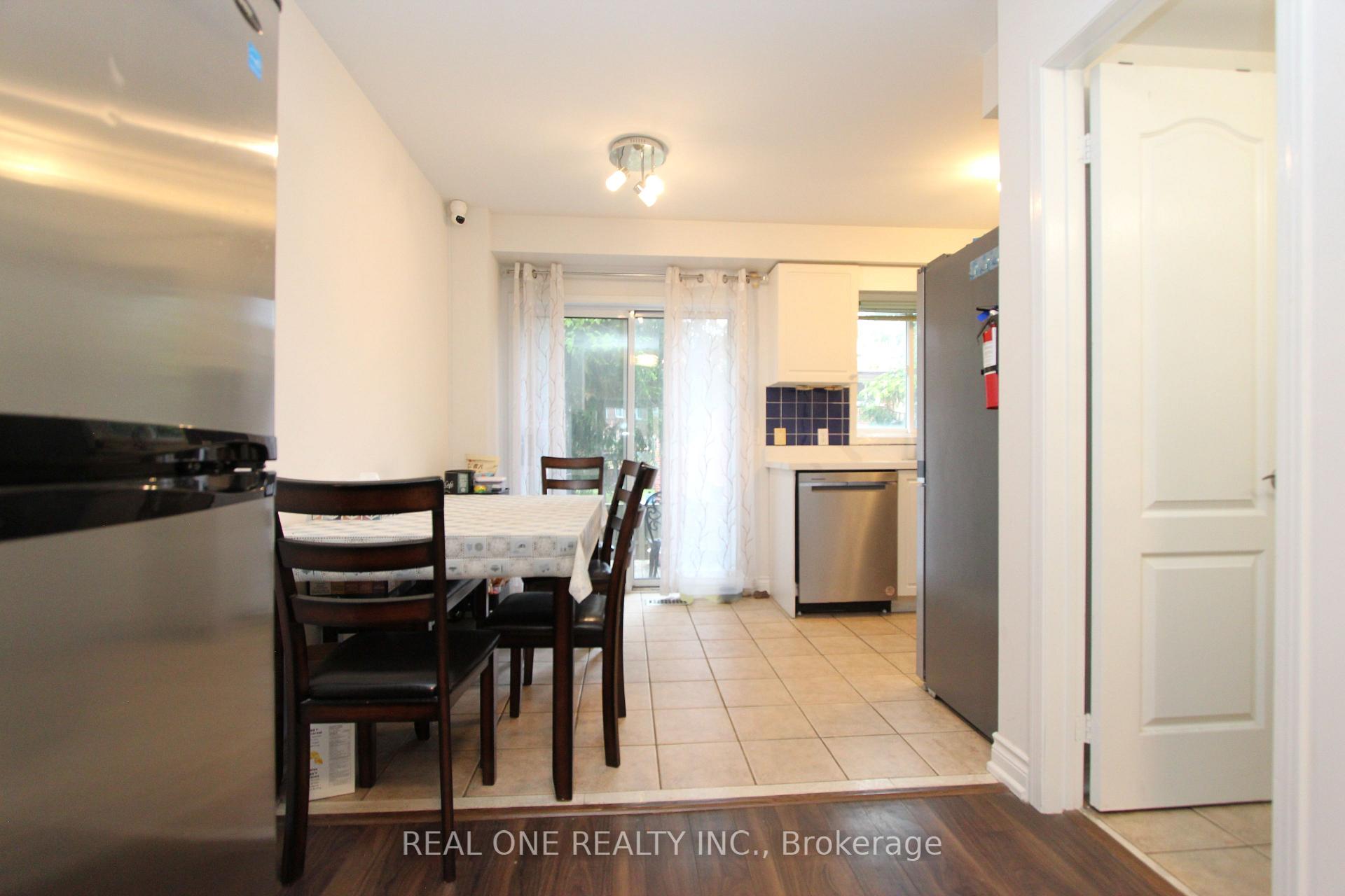 Photo 4 of 43 Bethune Way, Markham, Milliken Mills East — HOMEH
