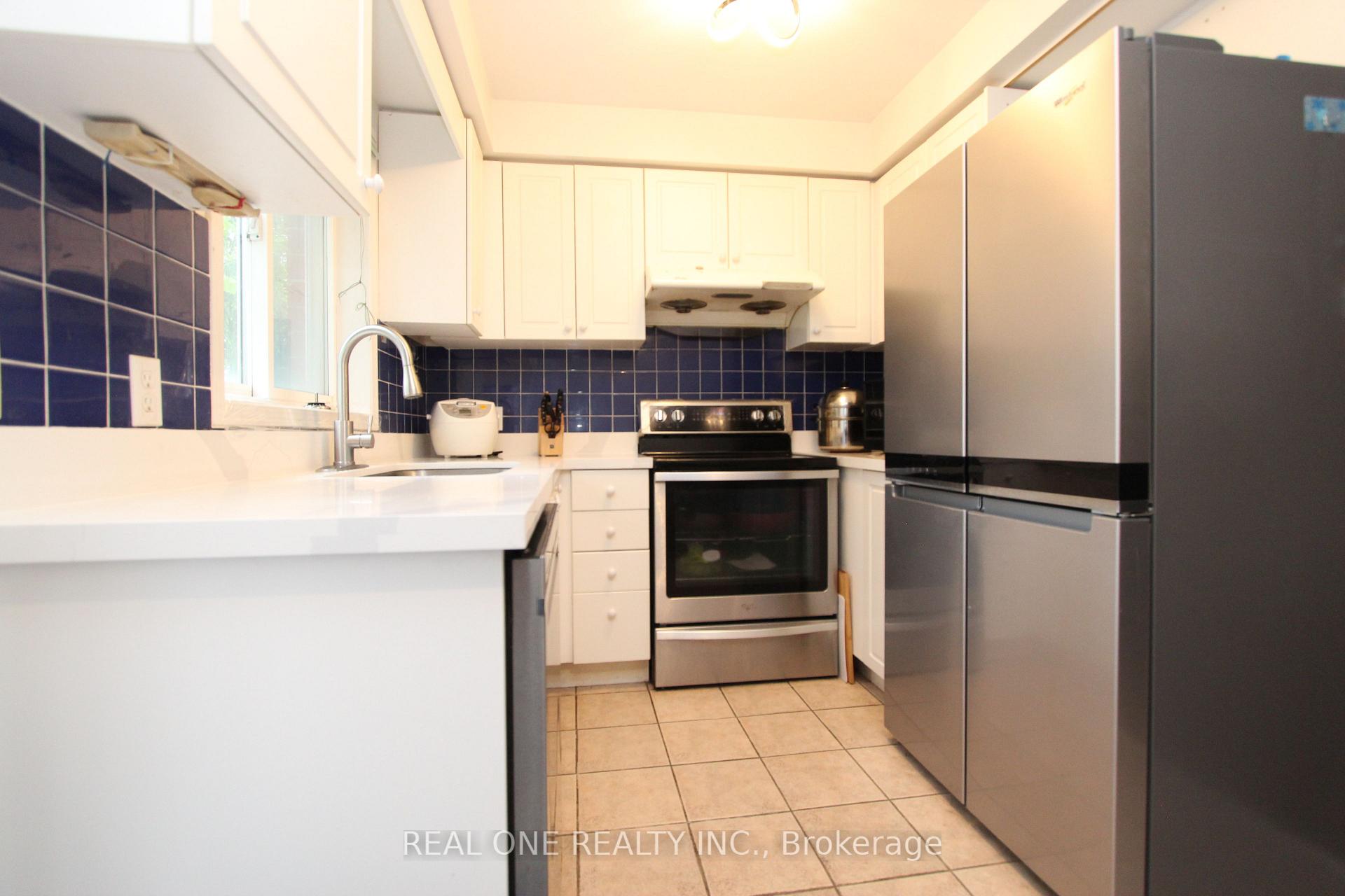 Photo 5 of 43 Bethune Way, Markham, Milliken Mills East — HOMEH