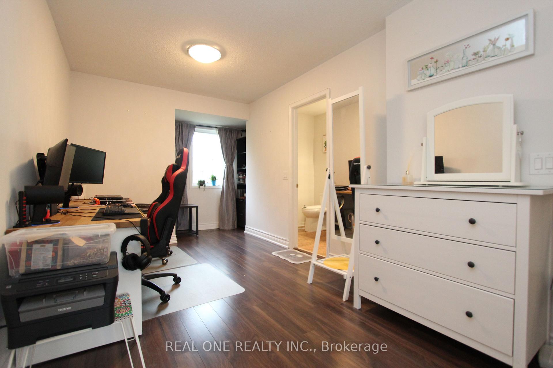Photo 11 of 43 Bethune Way, Markham, Milliken Mills East — HOMEH