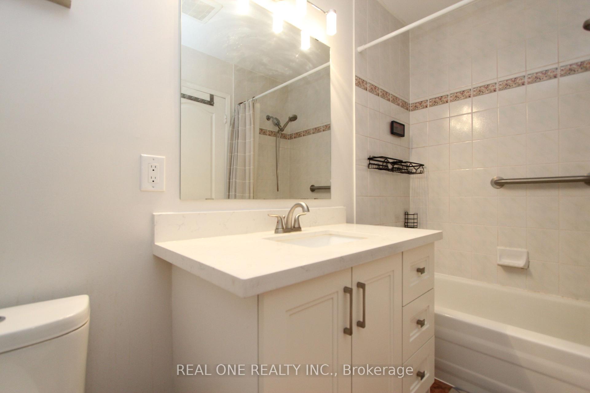 Photo 12 of 43 Bethune Way, Markham, Milliken Mills East — HOMEH