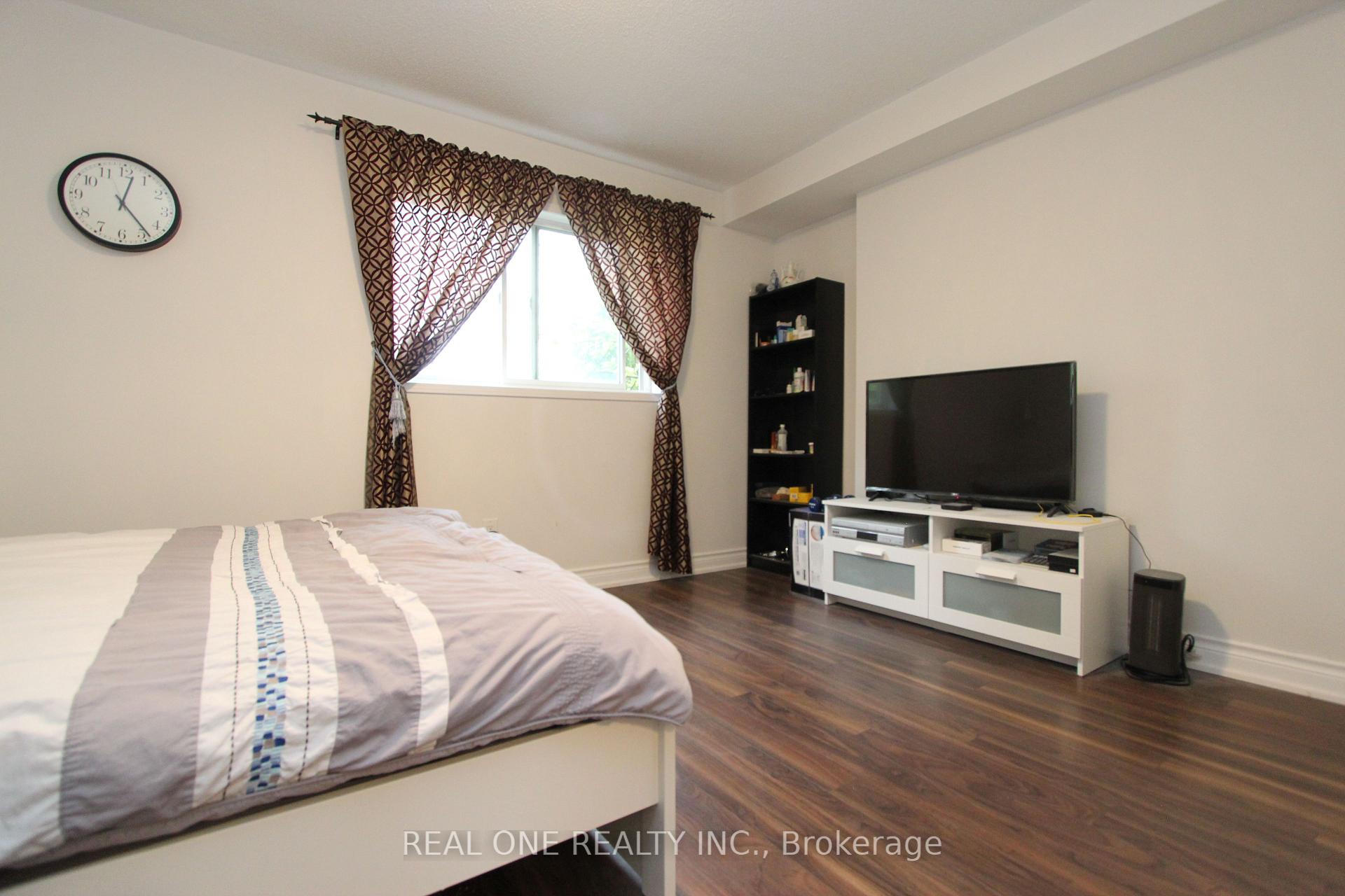 Photo 13 of 43 Bethune Way, Markham, Milliken Mills East — HOMEH