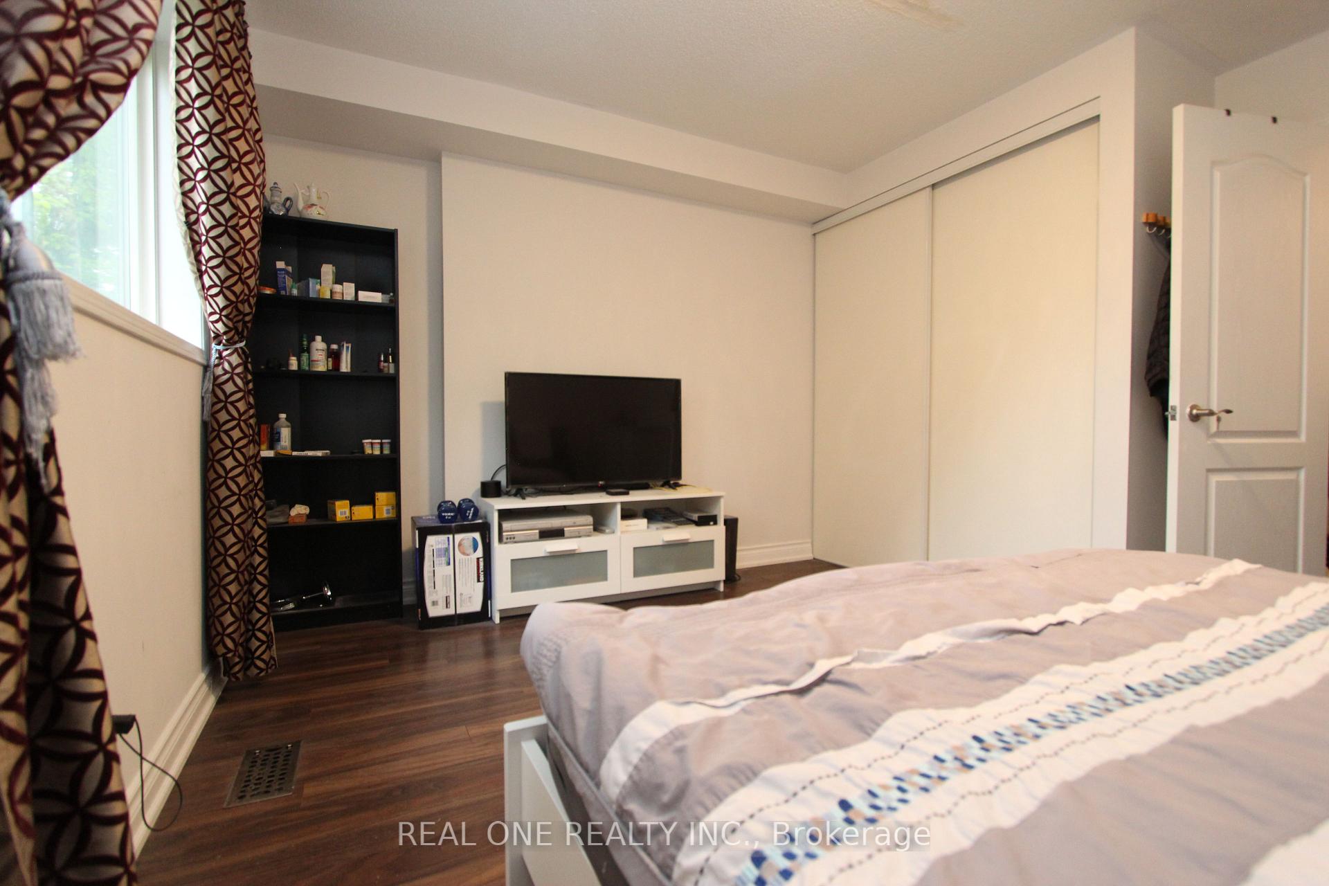 Photo 14 of 43 Bethune Way, Markham, Milliken Mills East — HOMEH