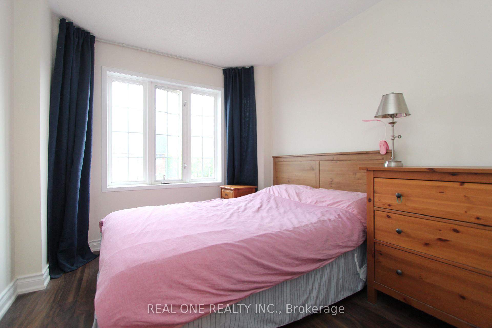 Photo 16 of 43 Bethune Way, Markham, Milliken Mills East — HOMEH