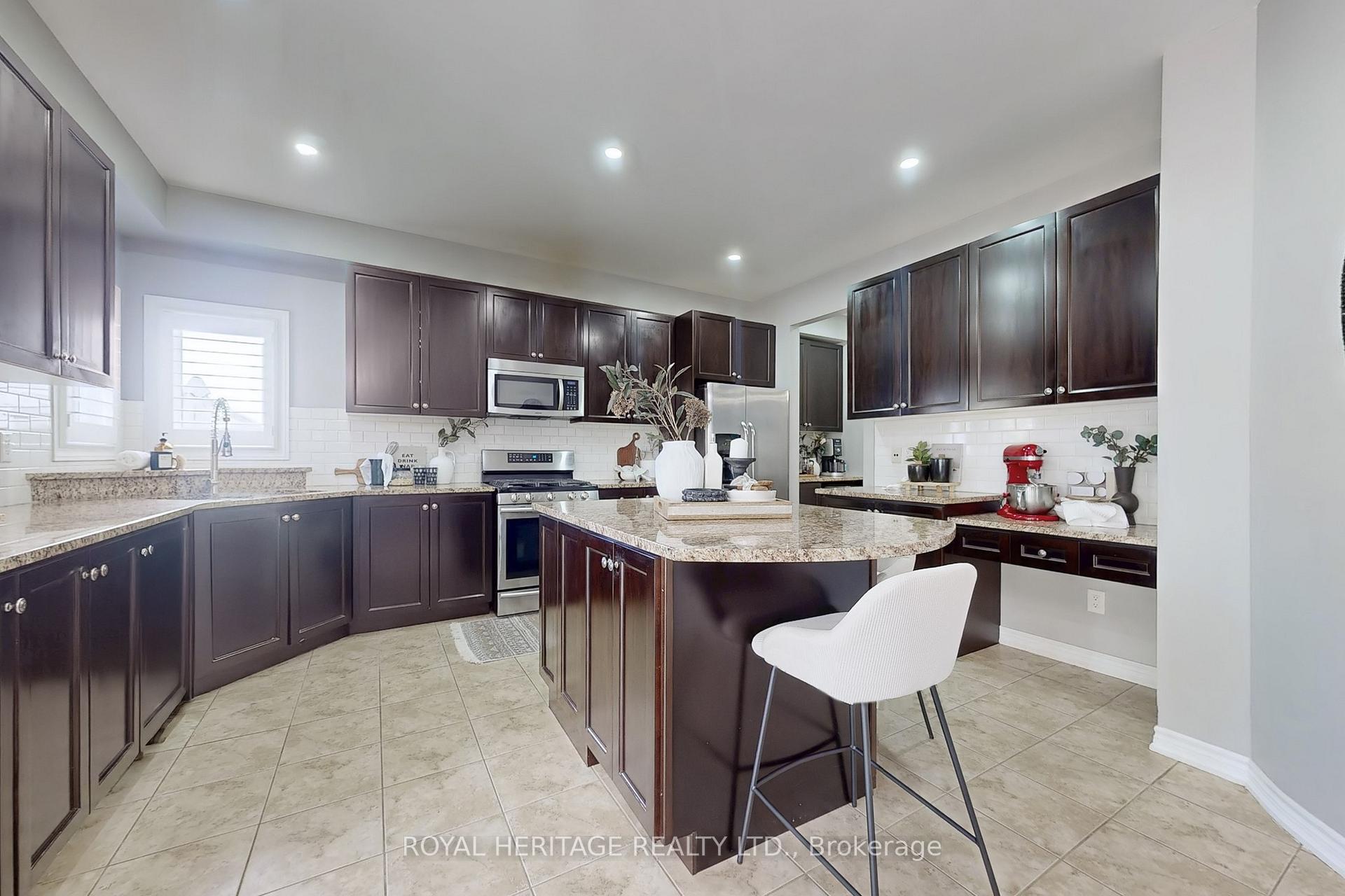 Photo 8 of 47 Sisson Lane, Clarington, Newcastle — HOMEH