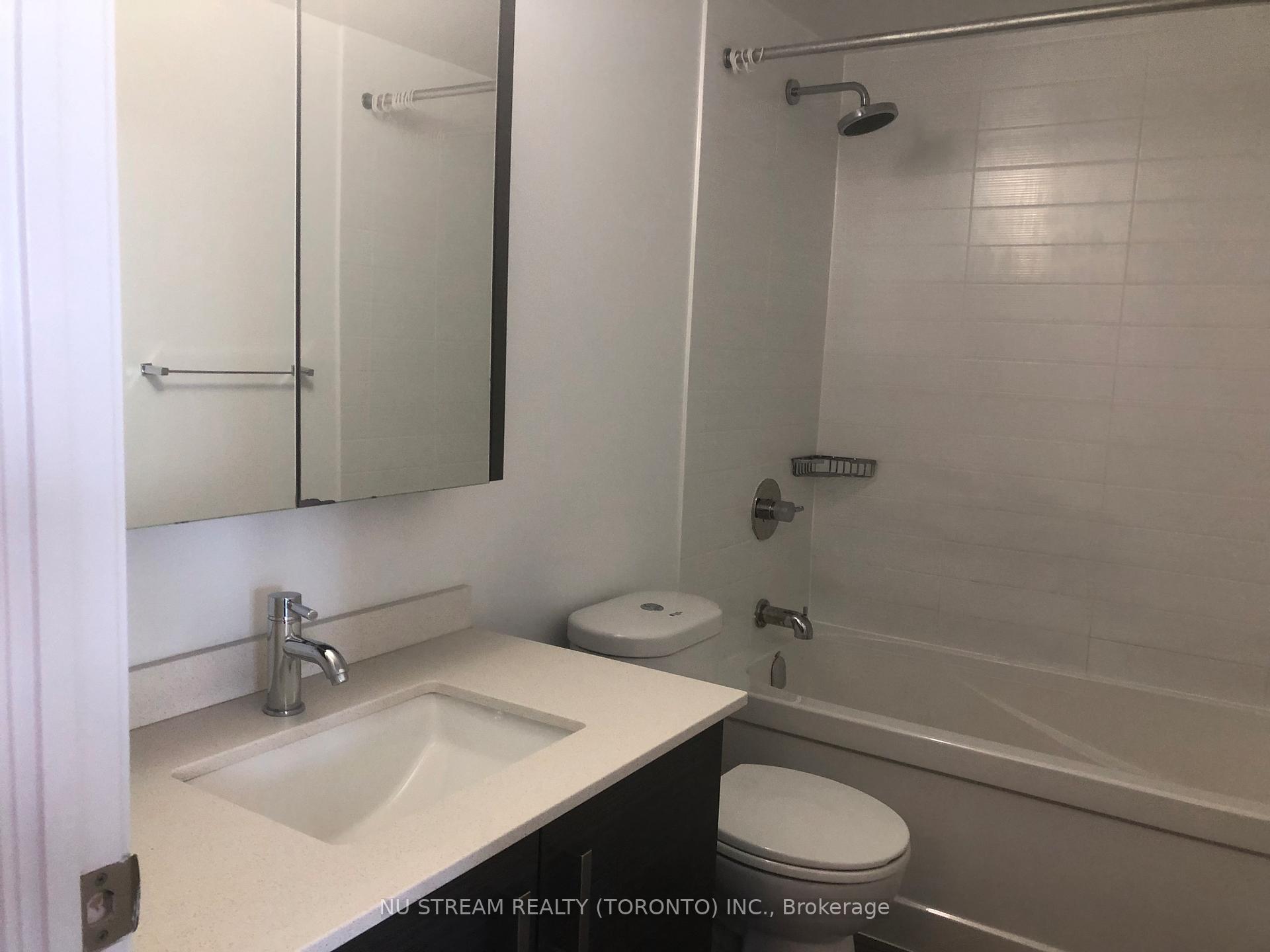 Photo 3 of Unit 2108, 1 Uptown Drive, Markham, Unionville — HOMEH