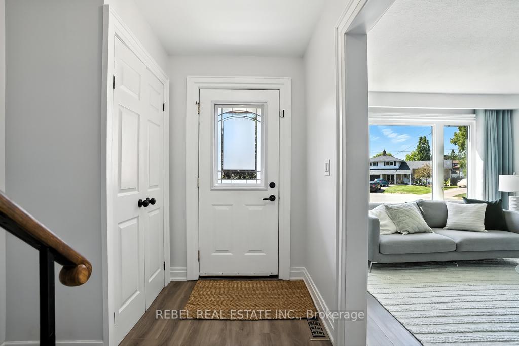 Photo 4 of 738 Spragge Crescent, Cobourg — HOMEH