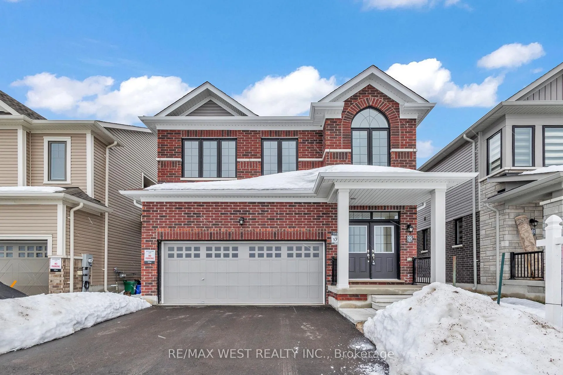 Photo 2 of 195 Terry Fox Drive, Barrie, Rural Barrie Southeast — HOMEH