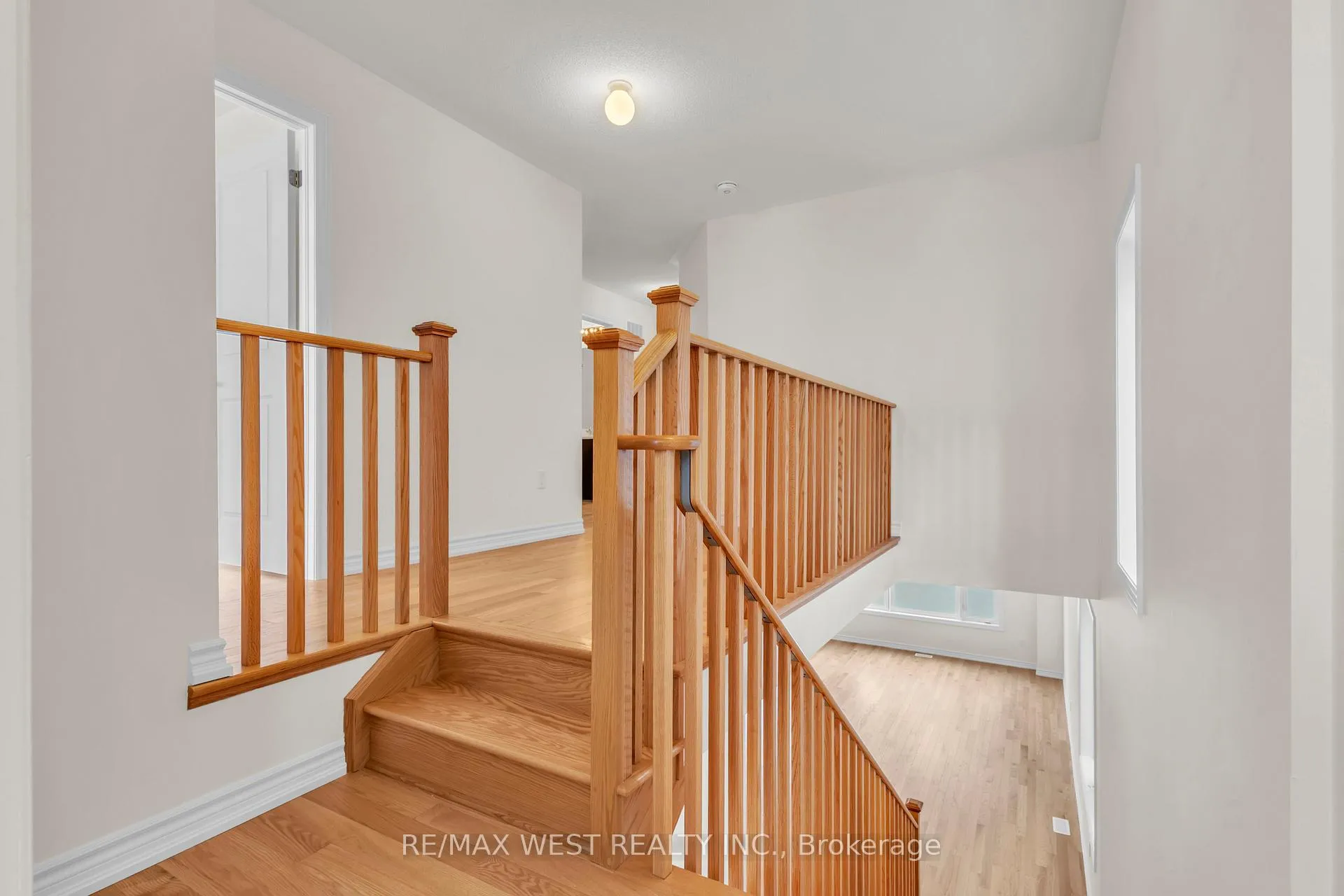 Photo 21 of 195 Terry Fox Drive, Barrie, Rural Barrie Southeast — HOMEH
