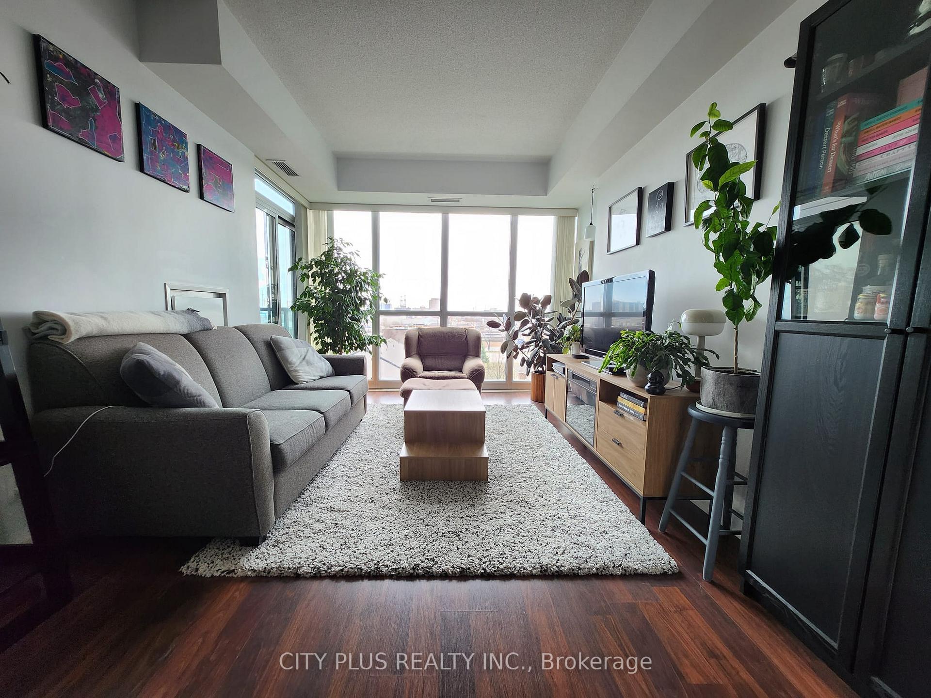 Photo 4 of Unit 610, 35 Brian Peck Crescent, Toronto, Thorncliffe Park — HOMEH