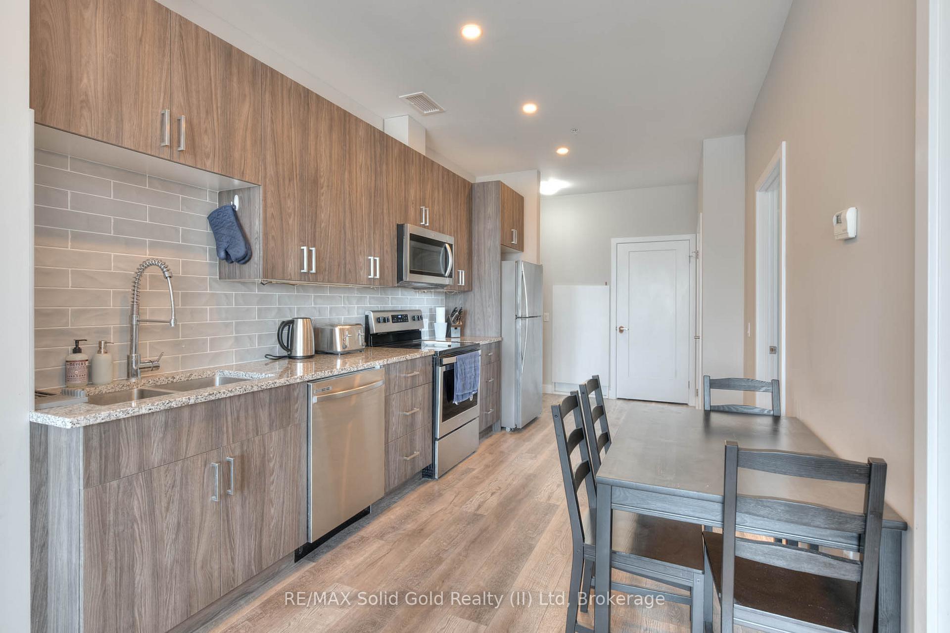 Photo 6 of Unit 802, 100 Garment Street, Kitchener — HOMEH
