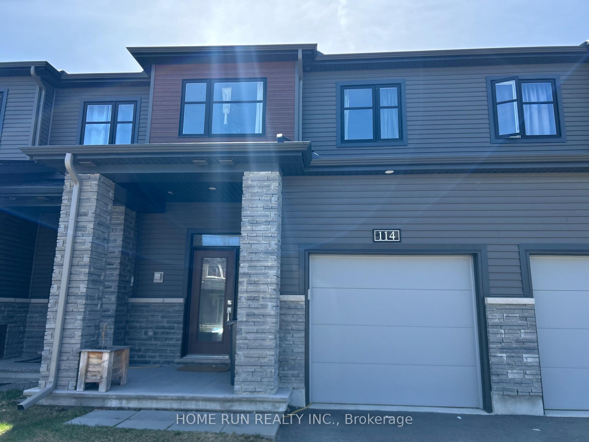 Photo 2 of 114 Maynooth Court, Ottawa, Barrhaven - Half Moon Bay — HOMEH