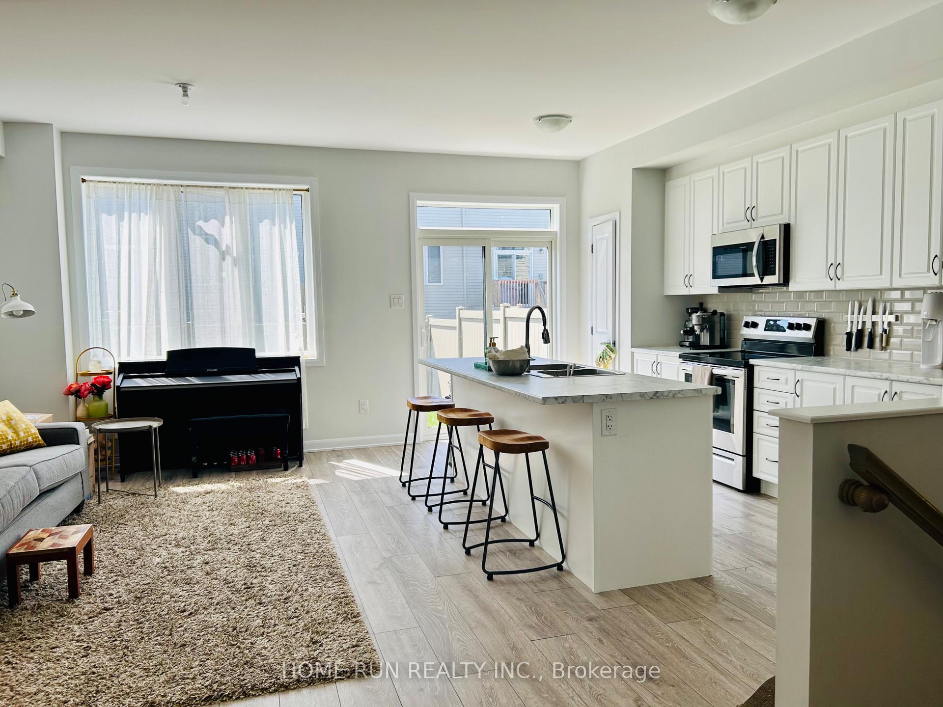Photo 4 of 114 Maynooth Court, Ottawa, Barrhaven - Half Moon Bay — HOMEH