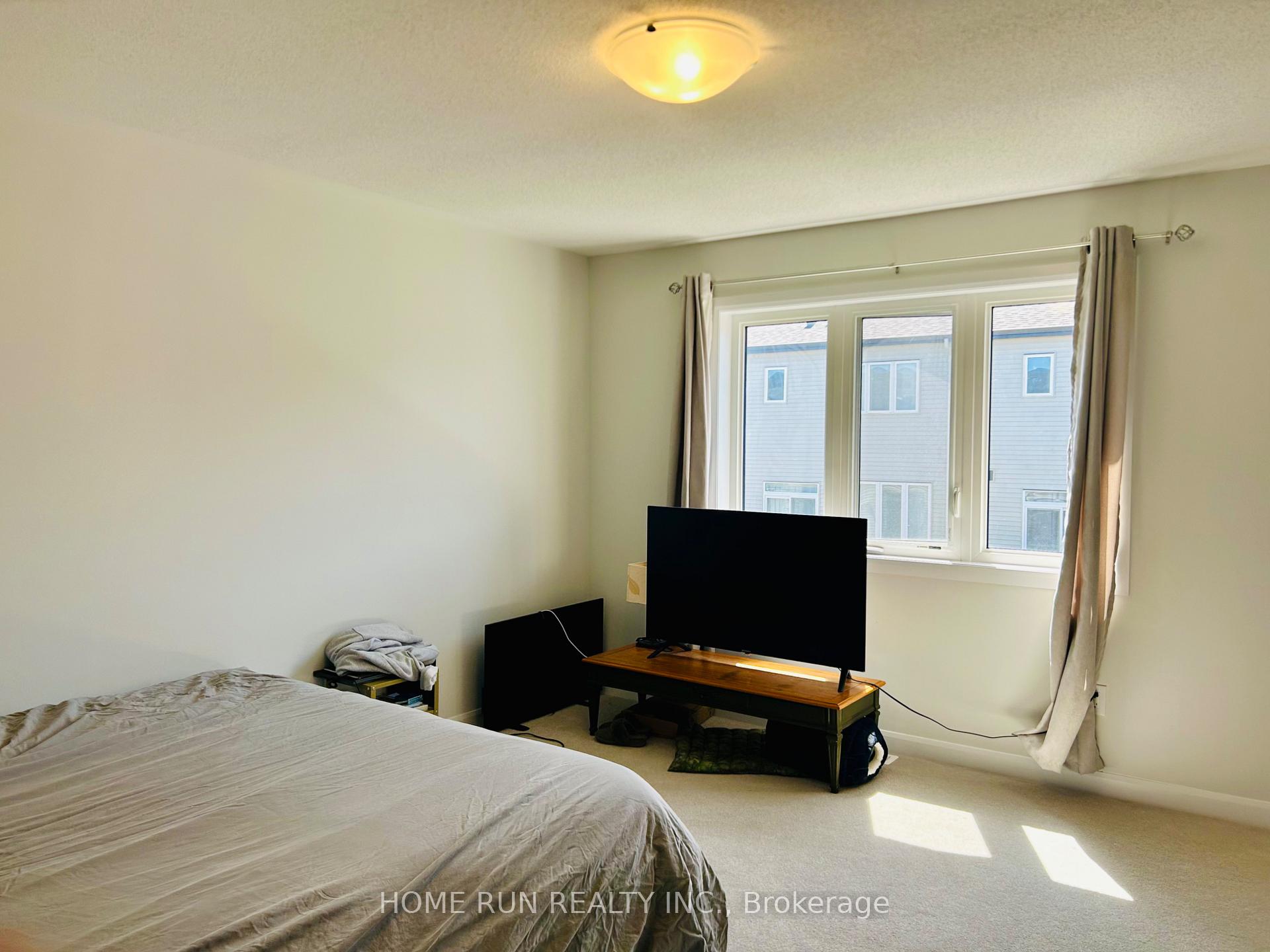 Photo 10 of 114 Maynooth Court, Ottawa, Barrhaven - Half Moon Bay — HOMEH