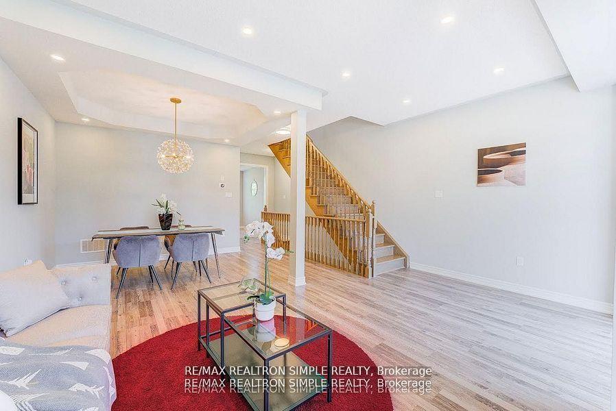 Photo 5 of 120 Roy Grove Way, Markham, Greensborough — HOMEH